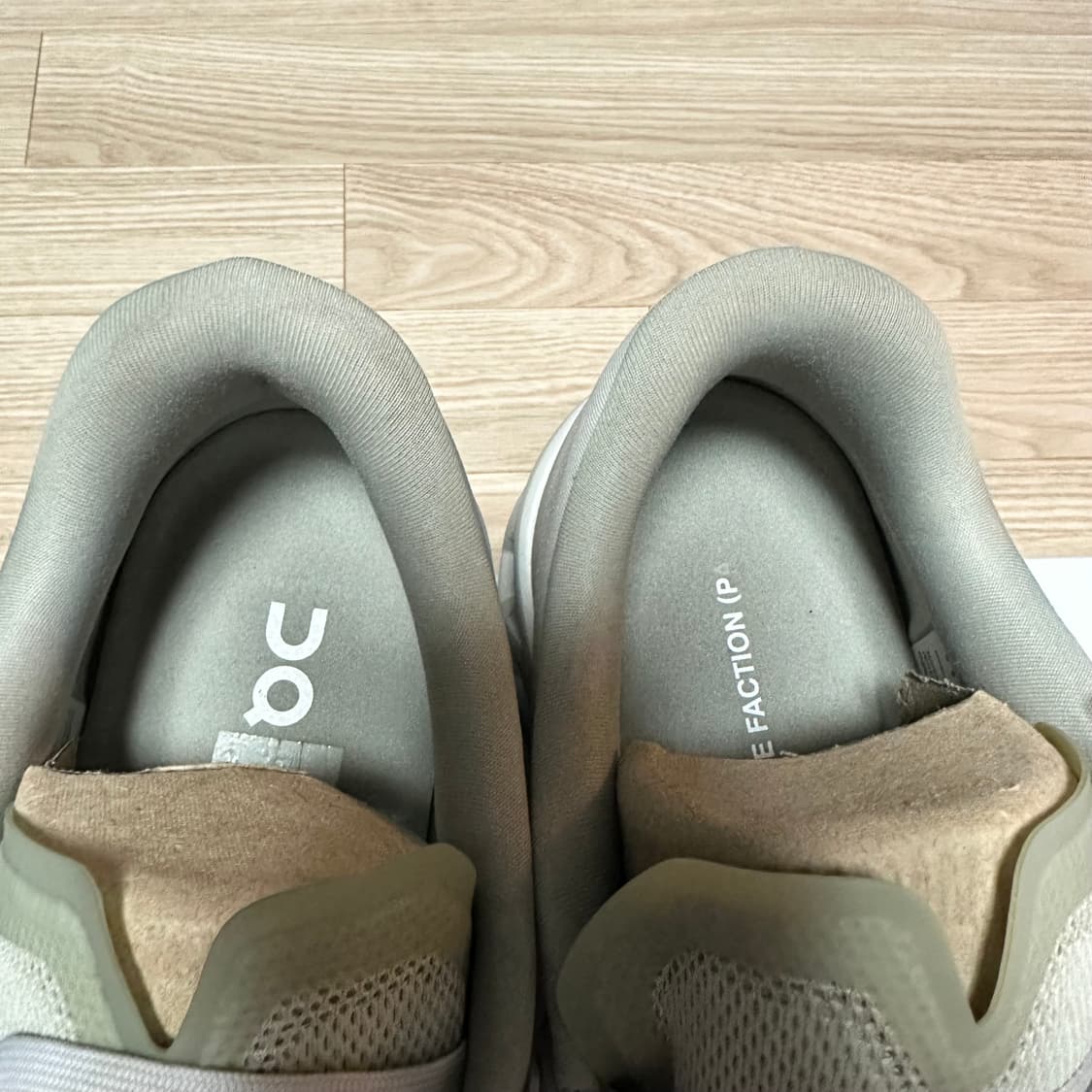 온 러닝 x 파프 클라우드몬스터 2 문더스트 US11.5 상품이미지7