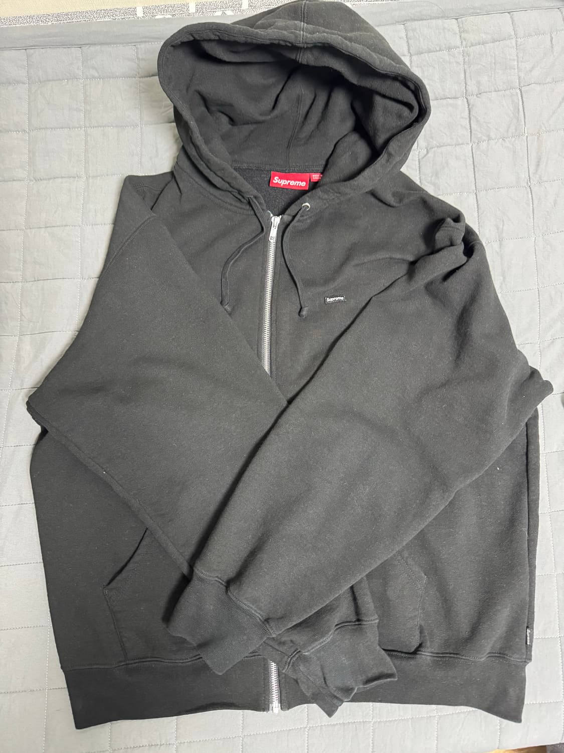 슈프림 24fw 스몰박스 후드집업 블랙 L 상품이미지1