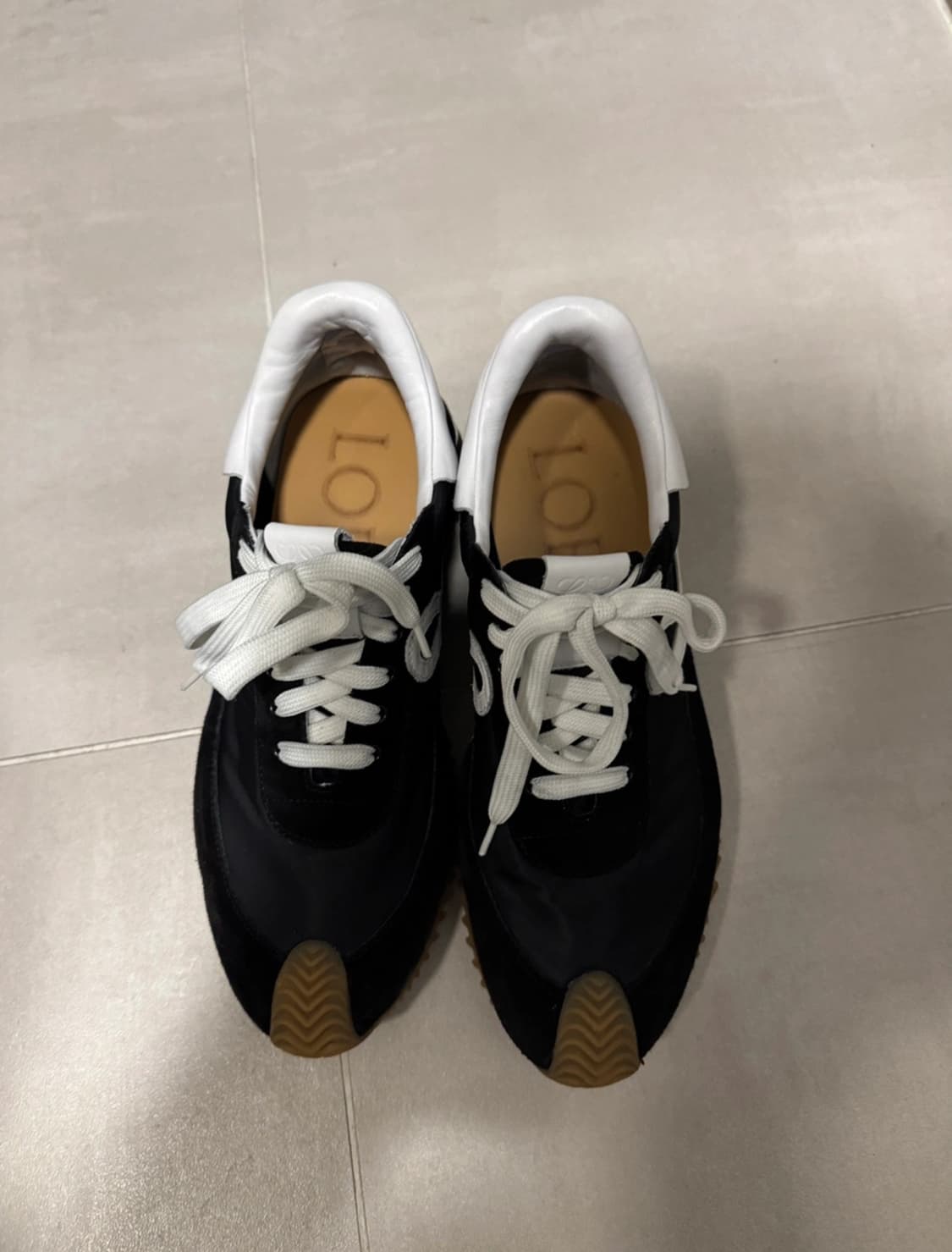 Loewe 러너 스니커즈  상품이미지1