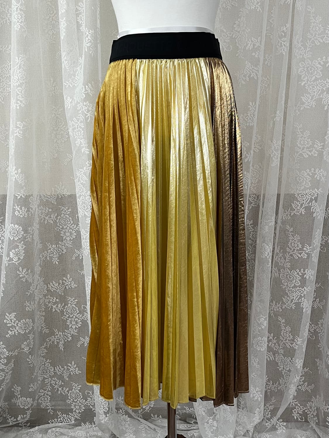 38) 럭키슈에뜨 홀리데이 롱스커트 골드 상품이미지1