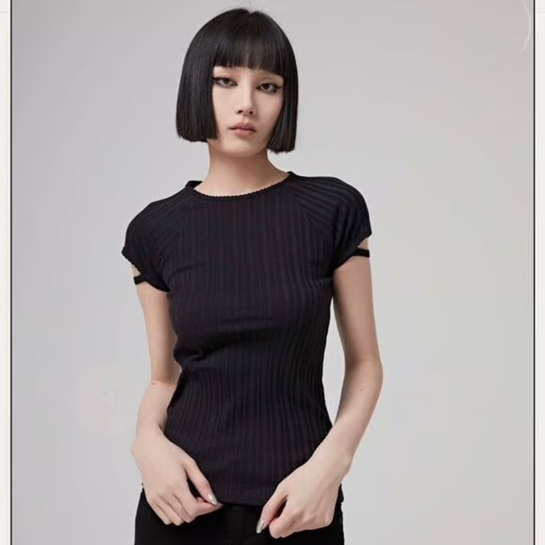 헬무트랭 컷아웃 블랙 티셔츠 상품이미지6