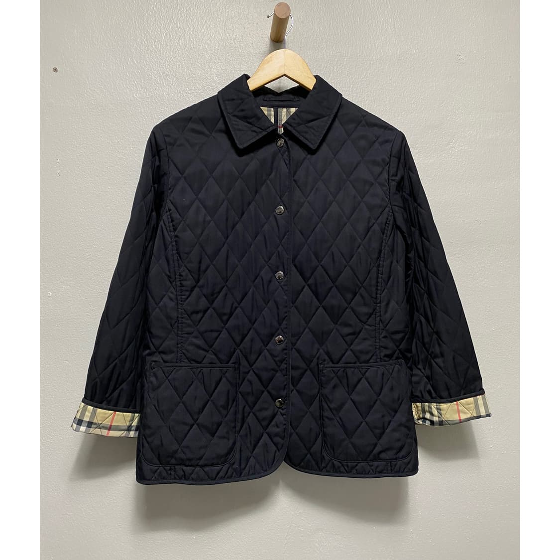 버버리 퀼팅 자켓 상품이미지1