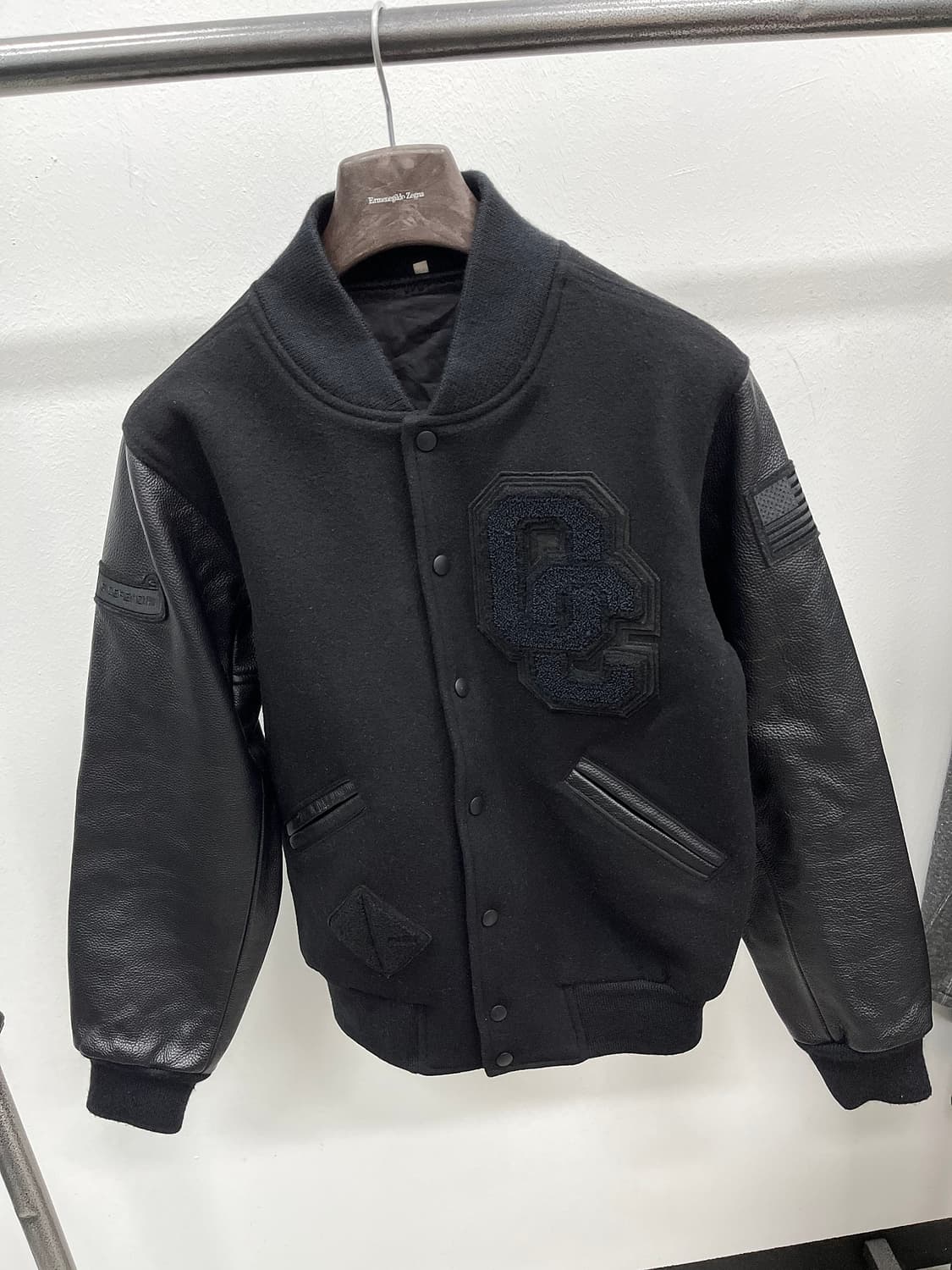 100)  오프닝세레모니 바시티 자켓 
 상품이미지2