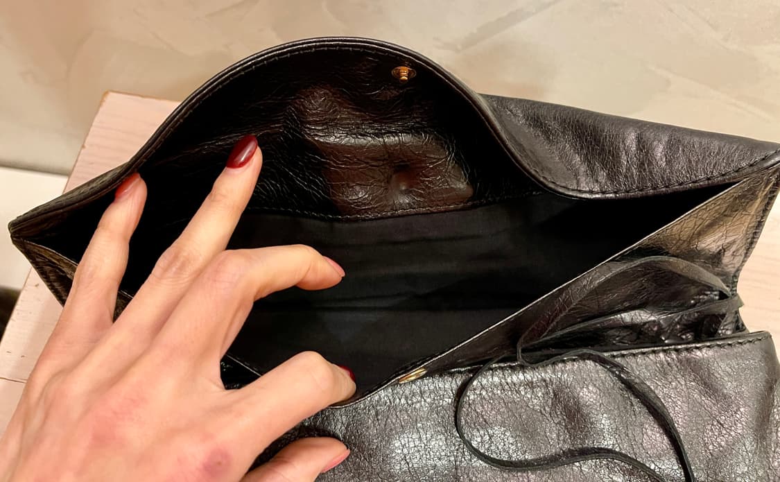 발렌시아가 클래식 스터드 클러치 (블랙/골드)  상품이미지9