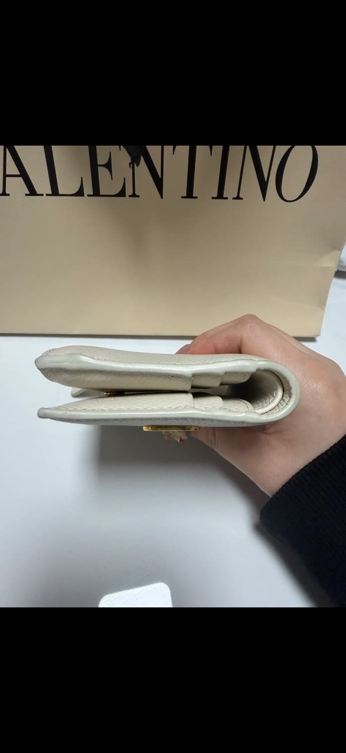 발렌티노 V로고 지갑 상품이미지5