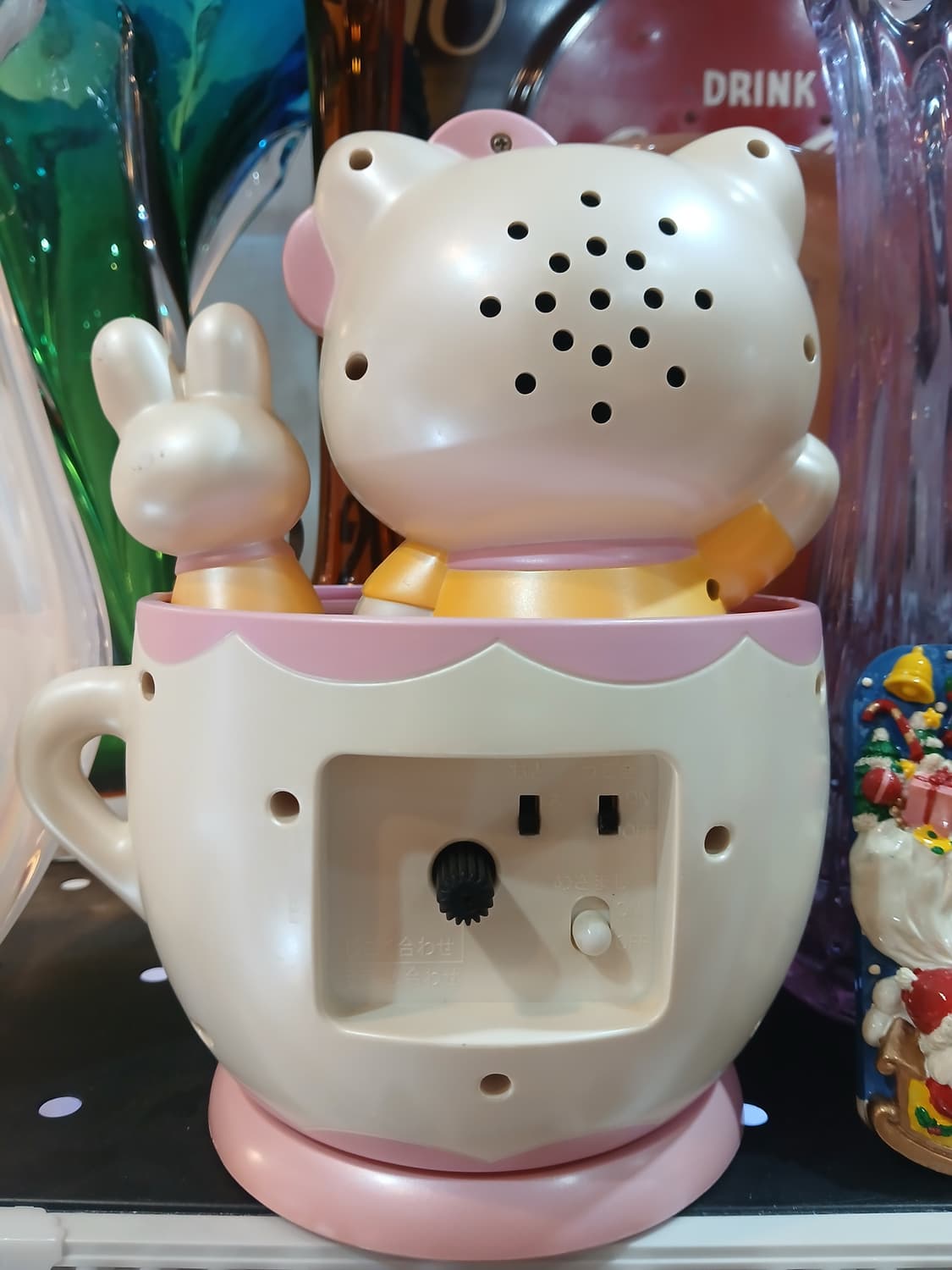 빈티지 헬로키티 30주년 기념 컵 모양 알람 시계 상품이미지2