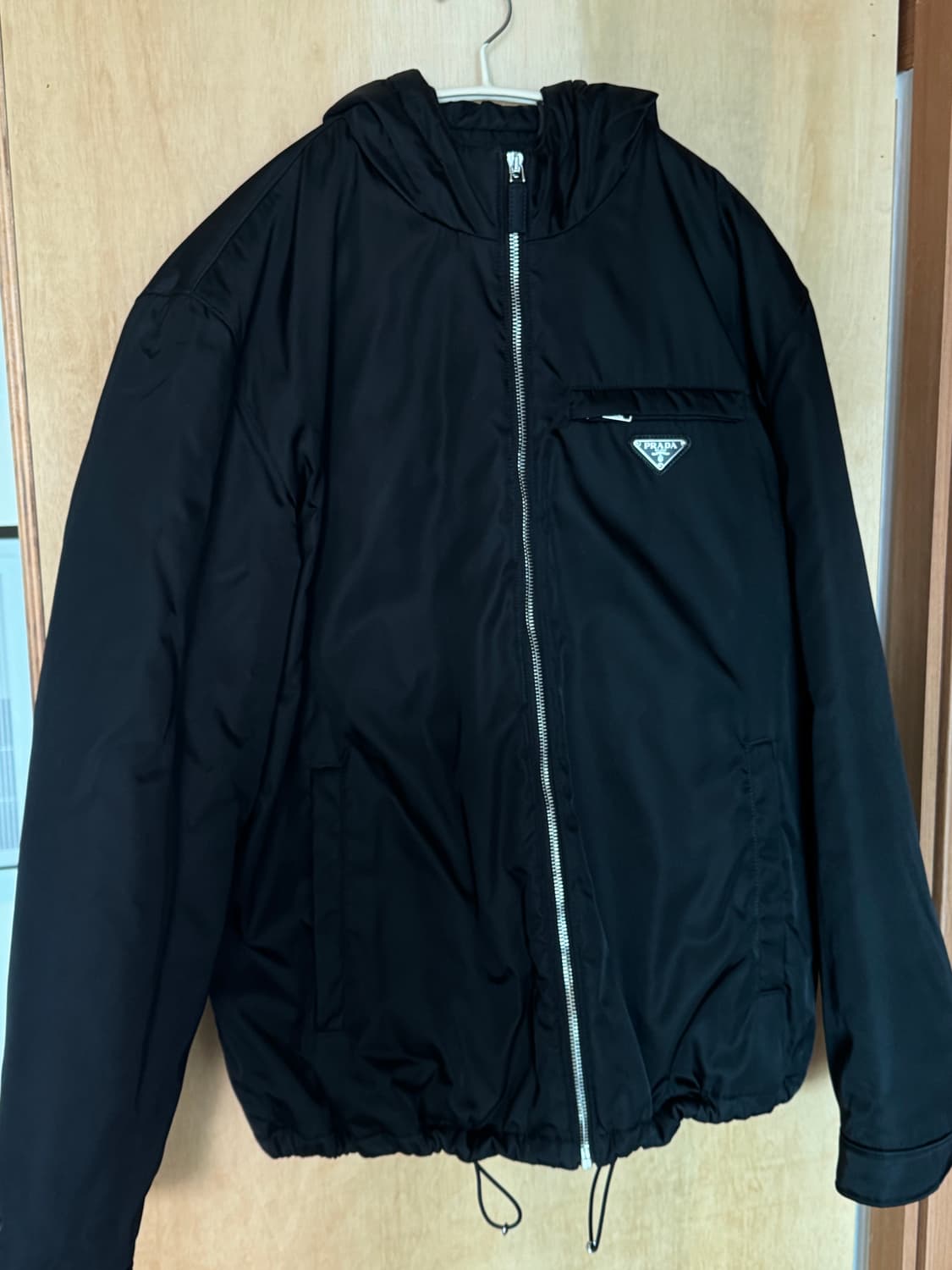 프라다 리나일론 후디드 푸퍼50 상품이미지1