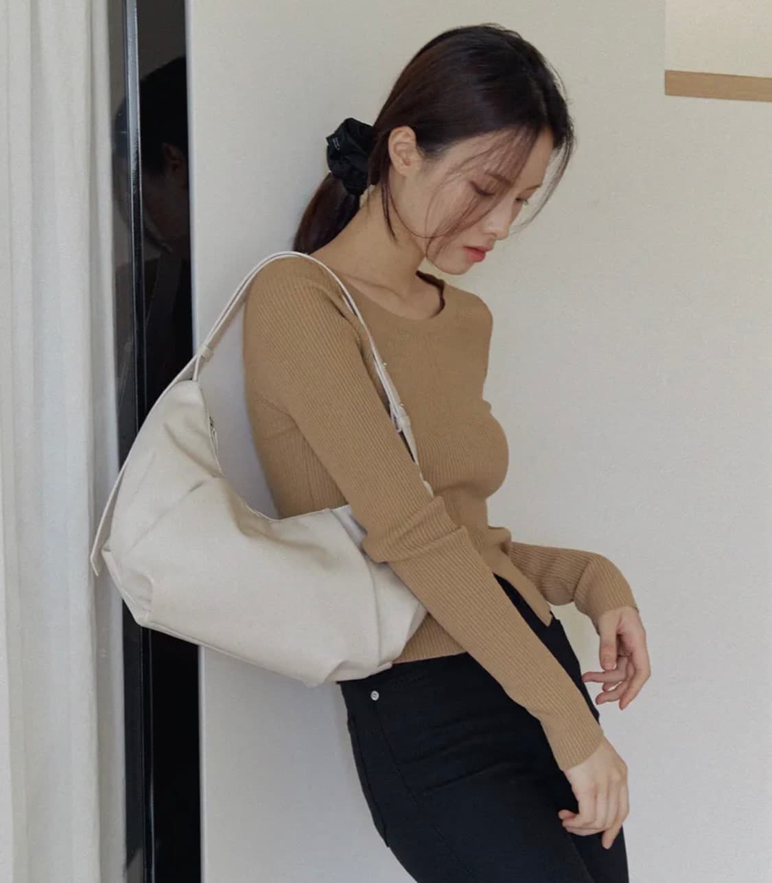 오브히 로에브 호보백 아이보리 상품이미지1