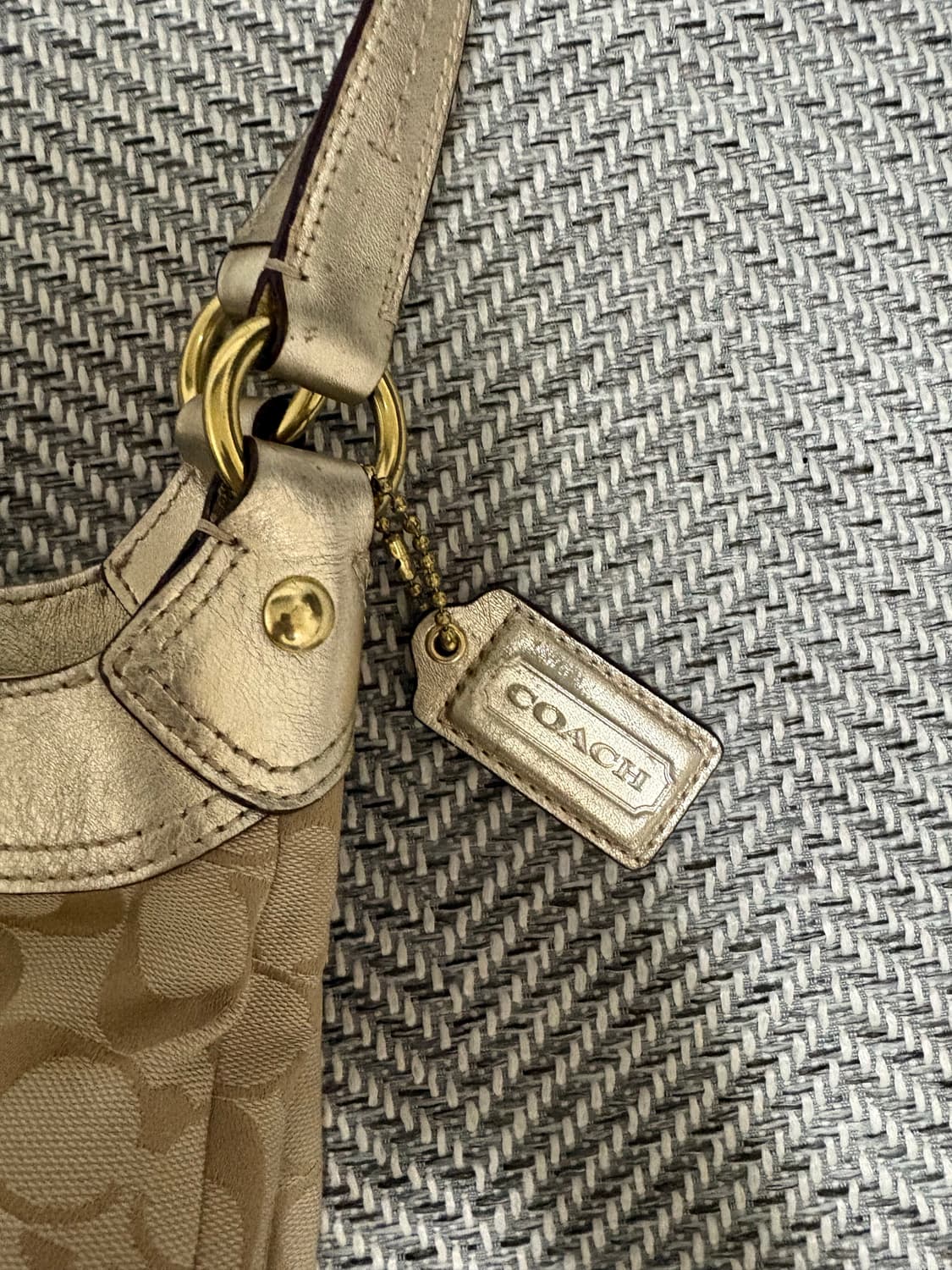 코치 시그니처 빈티지 갸루 숄더백 상품이미지3