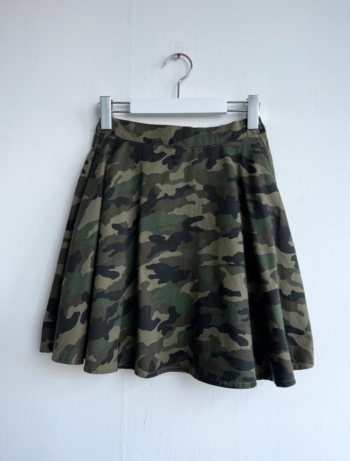 밀리터리 포켓 플레어 스커트 상품이미지1