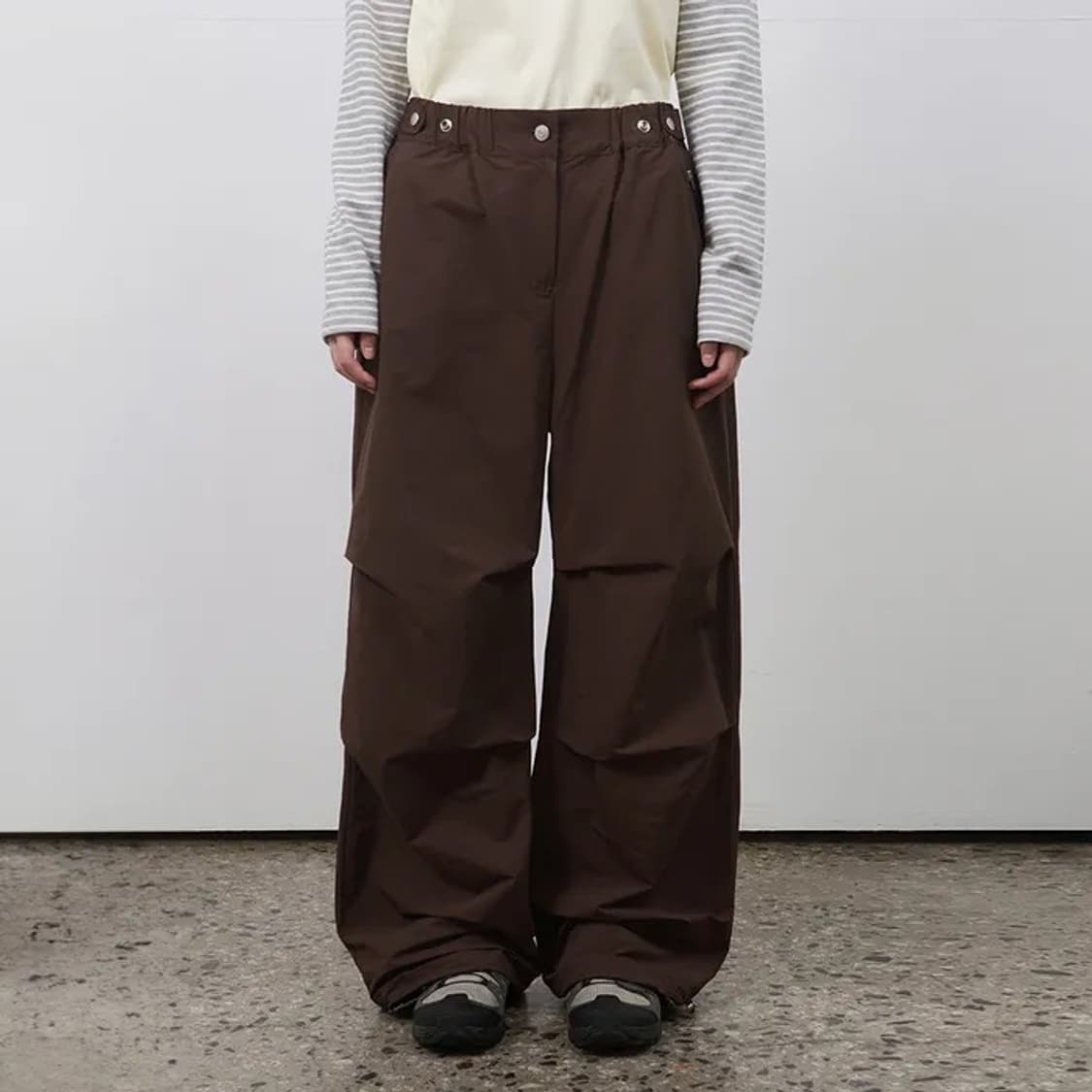 오헤시오 이펙트 나일론 팬츠 브라운 상품이미지1