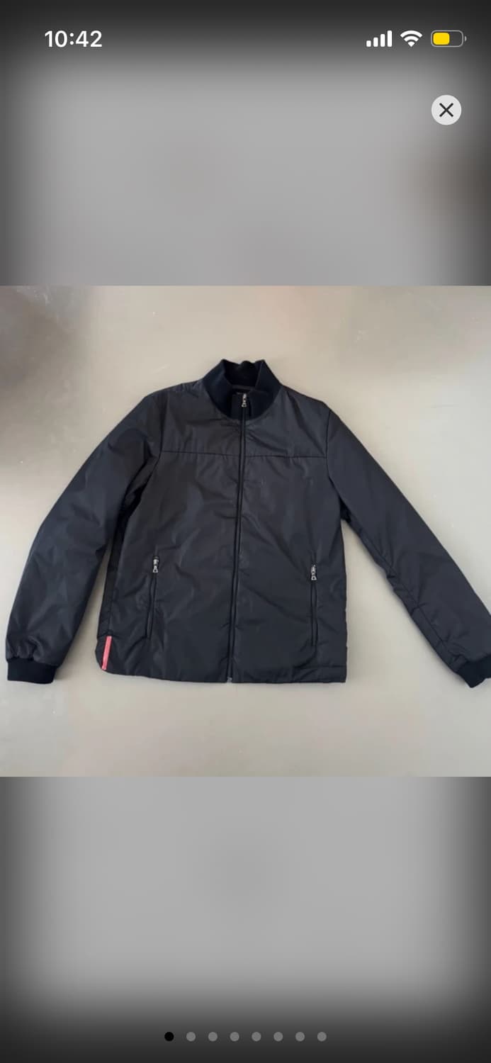 프라다 하이넥 봄버 m 상품이미지1