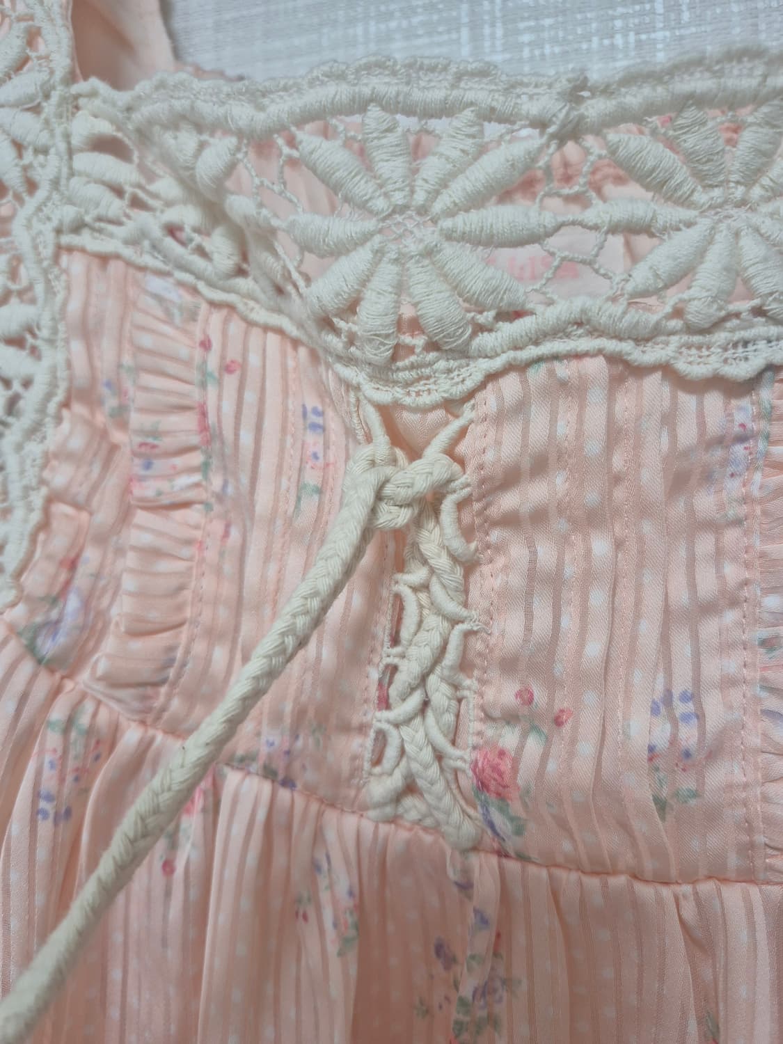 리즈리사 사몬핑크 잔꽃 스트라이프 블라우스 상품이미지3