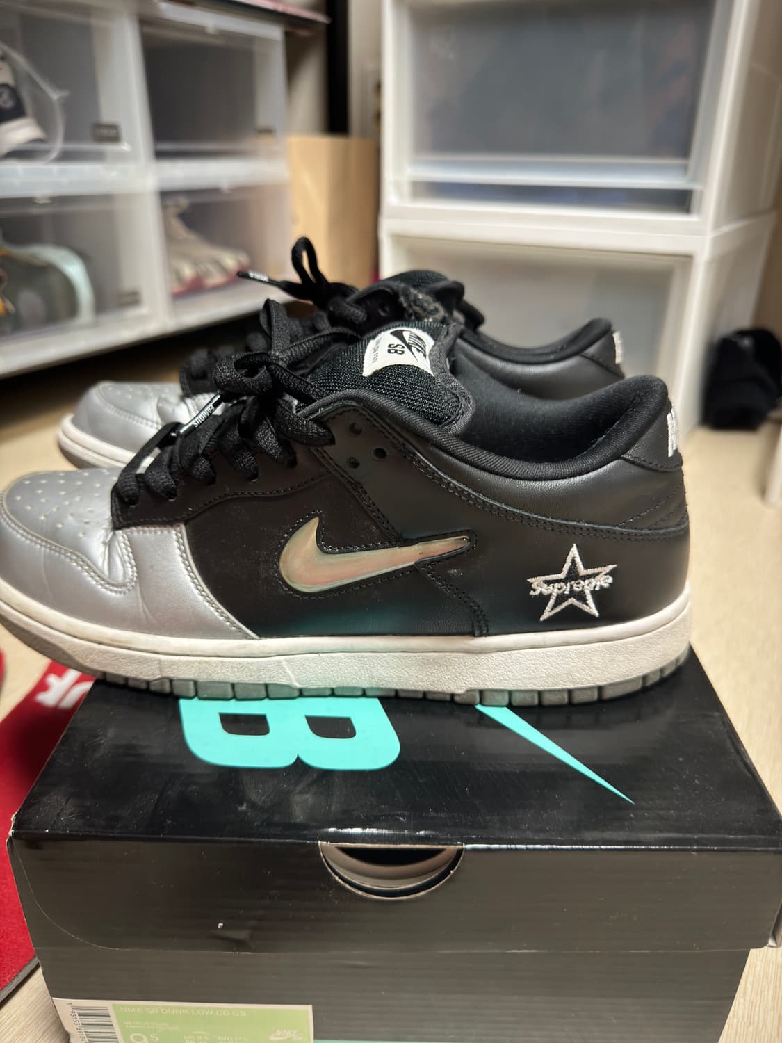 나이키 슈프림 덩크 로우 주얼 실버 275 상품이미지1