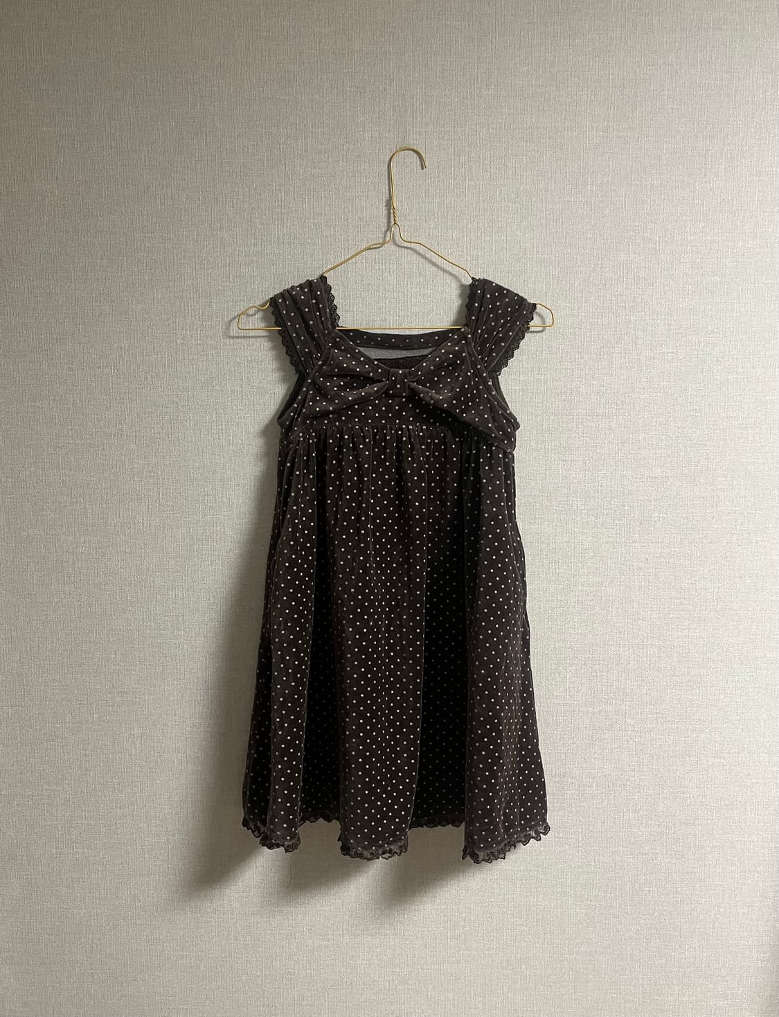 [일본소녀/라떼] 브라운 도트 슬리브리스 상품이미지1