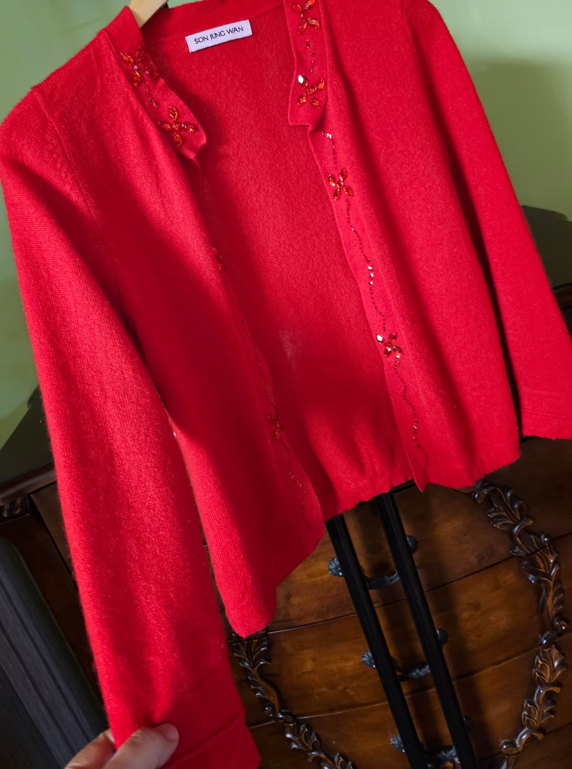 손정완 캐시미어 100% 보석장식 가디건 상품이미지2
