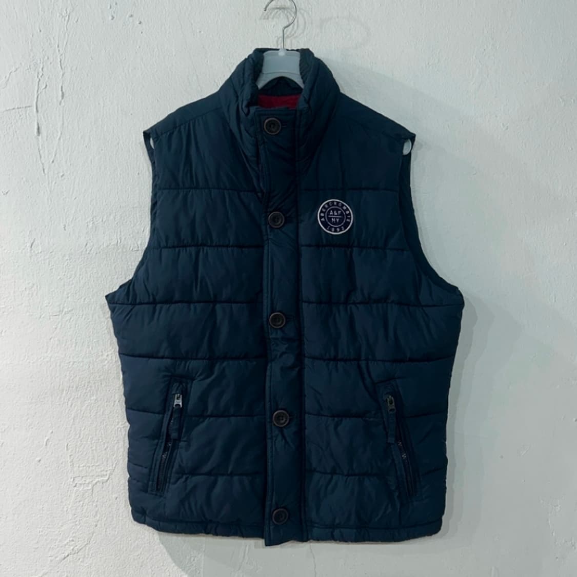 아베크롬비 남성 네이비 패딩조끼 상품이미지1