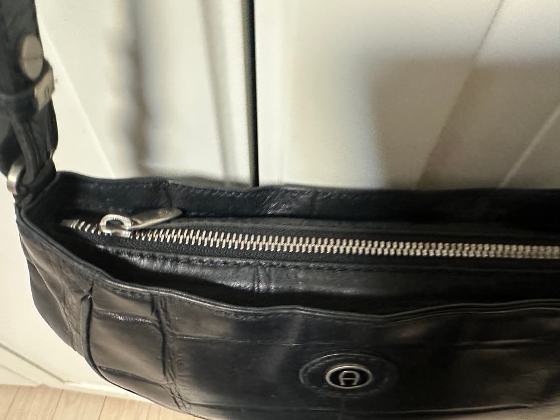 아이그너 블랙 가죽 숄더백 상품이미지6