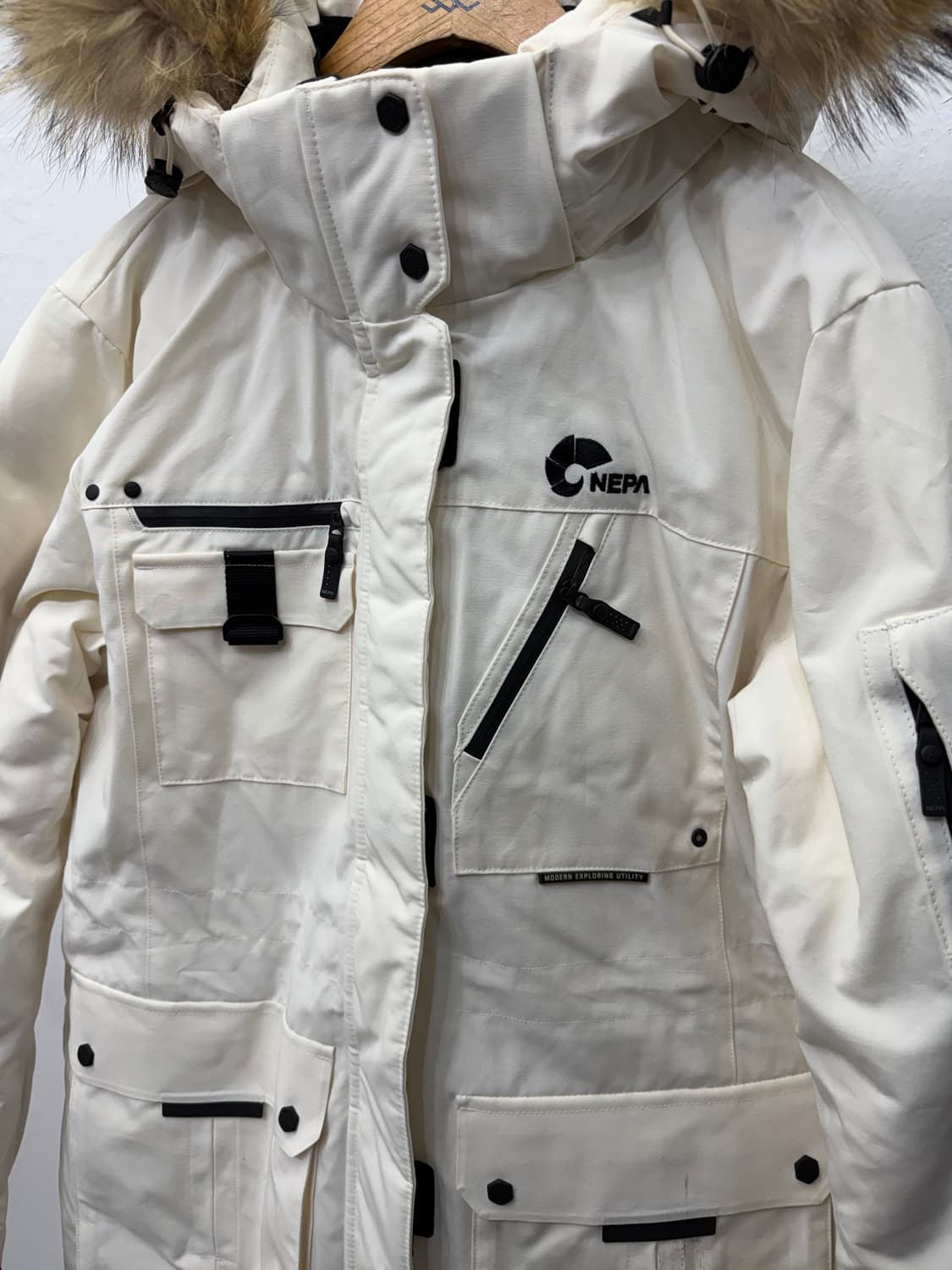 정품) 네파 남성 퍼 후드 구스패딩 XXL 상품이미지3