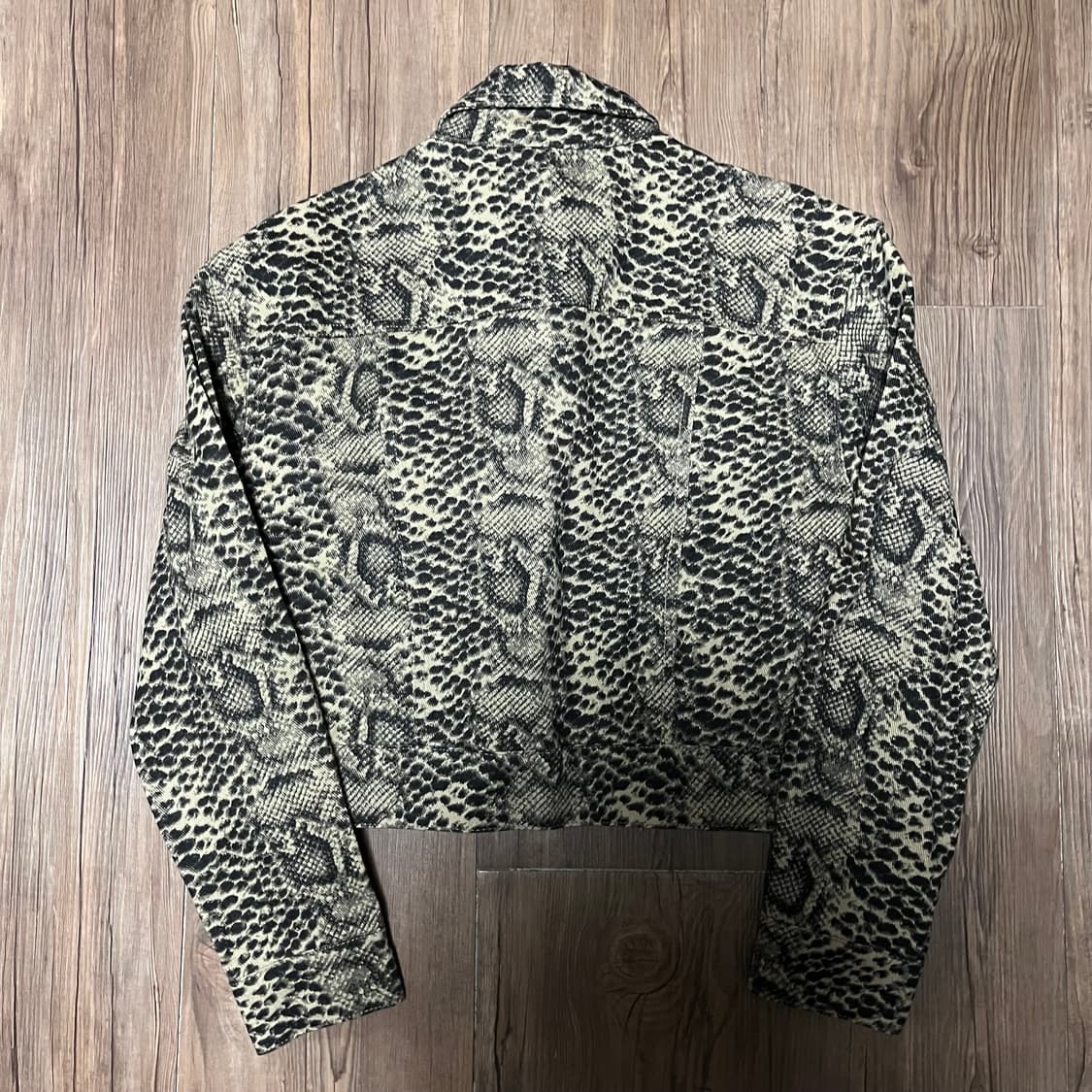 [오디너리 홀리데이]애니멀 프린팅 크롭 트리커 자켓 상품이미지5