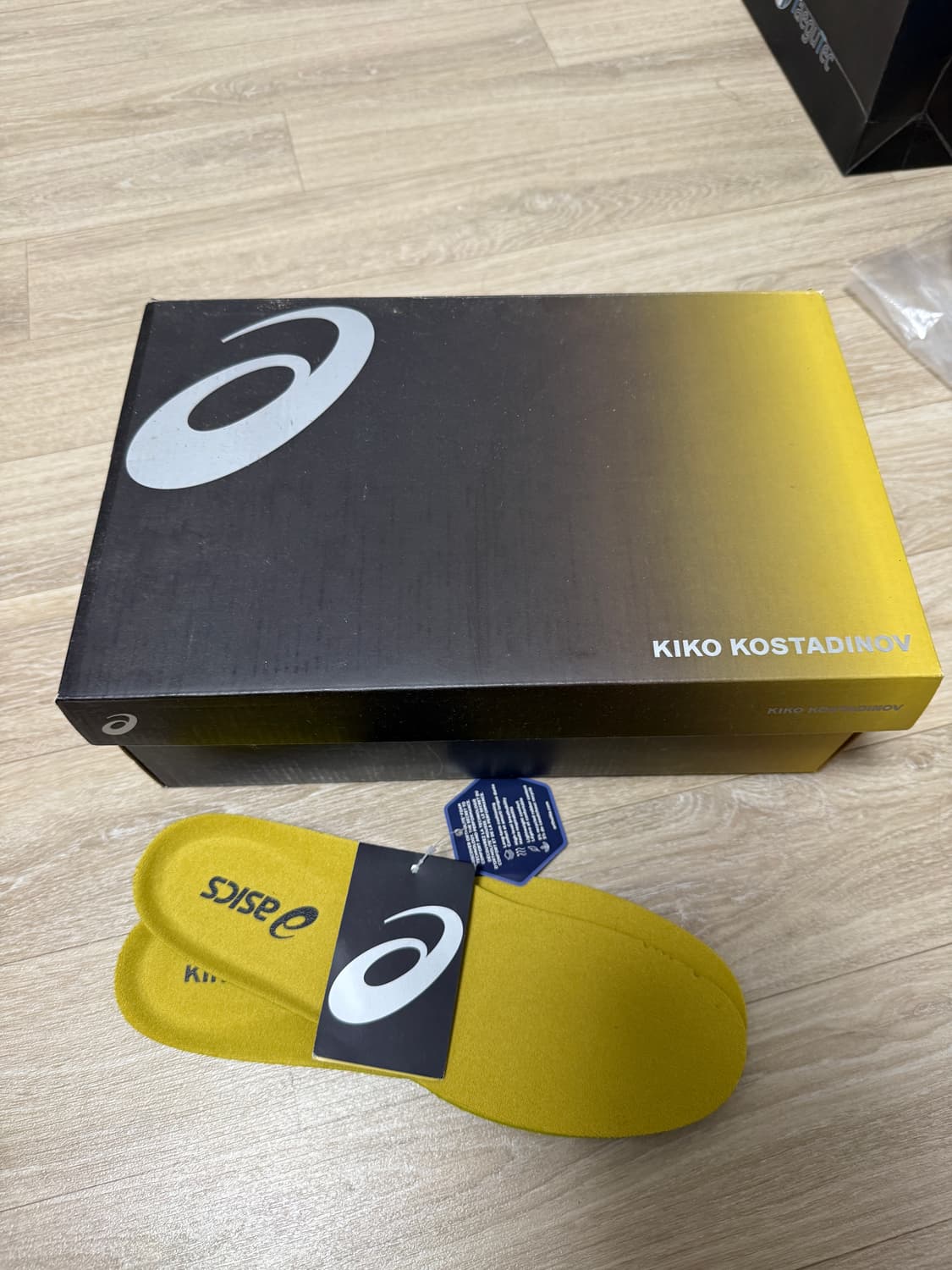  kiko kostadinov x asics 젤퀀텀 레비트랙 265 상품이미지7