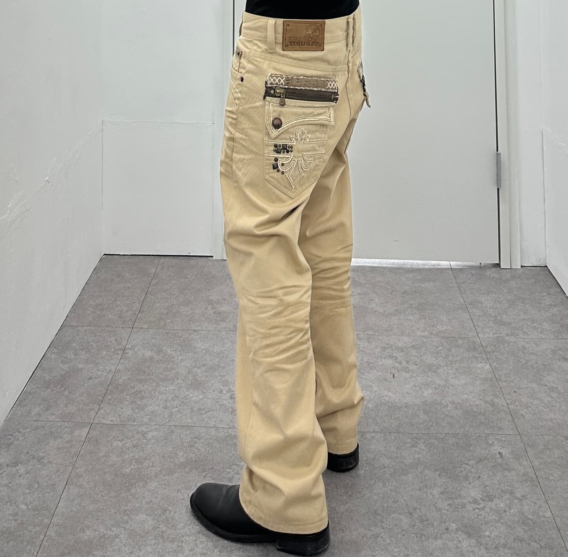 Cloud72 Embellished Back Pocket Denim 상품이미지1