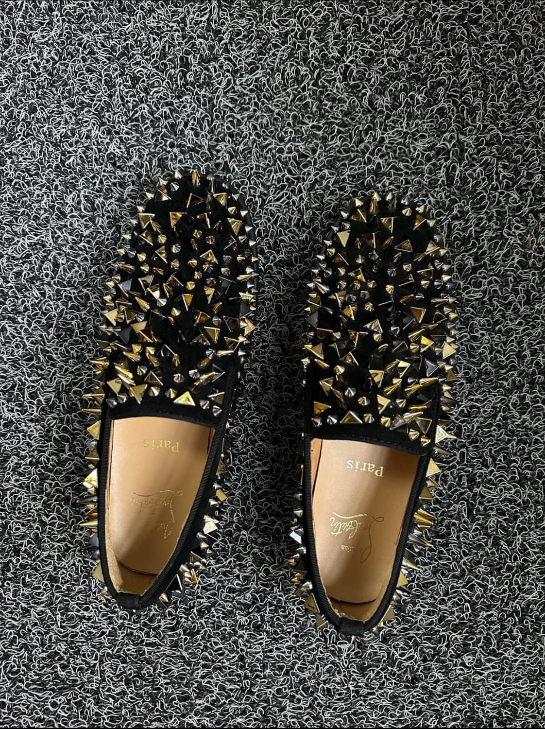 크리스찬 루부탱 스터드 로퍼 블랙 상품이미지8