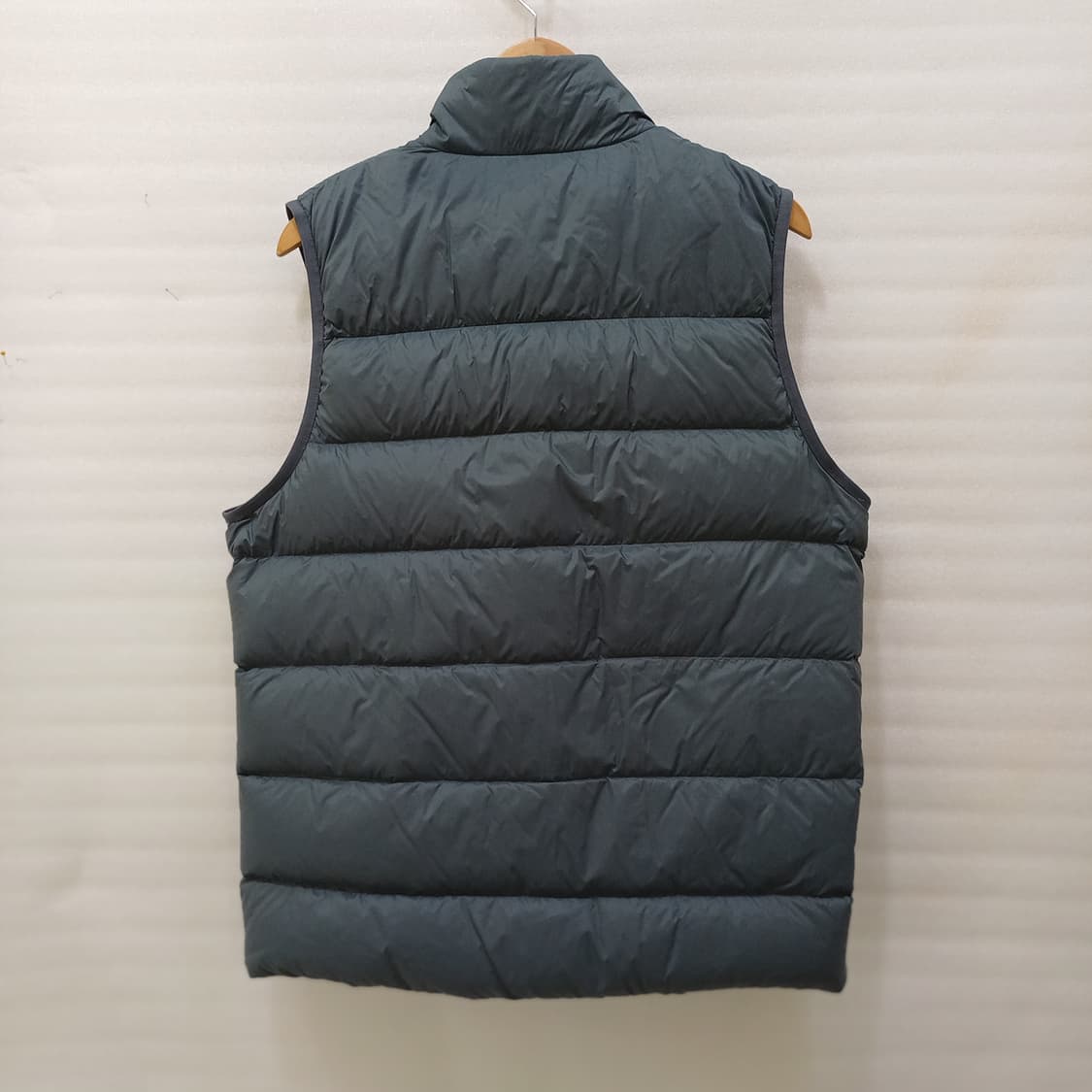 언더아머 남성 XL 105 빵빵 경량 오리털 다운 패딩 조끼 사랑봉봉 상품이미지2