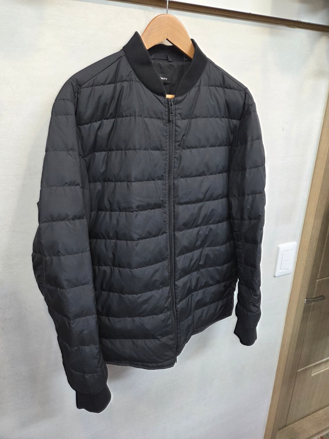 띠어리 노카라 경량패딩 xl 상품이미지6