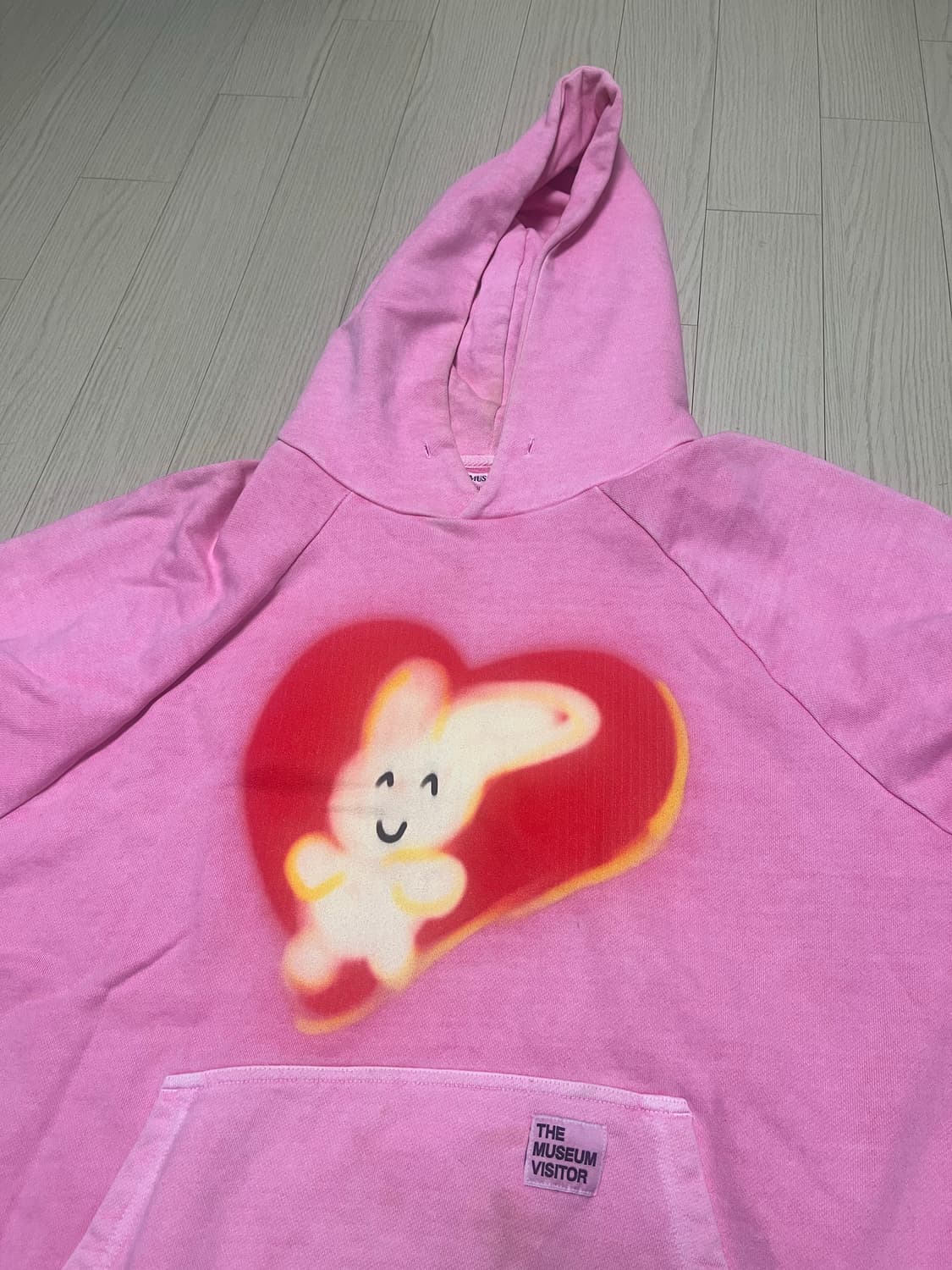 더뮤지엄비지터 후드티 핑크색  상품이미지4