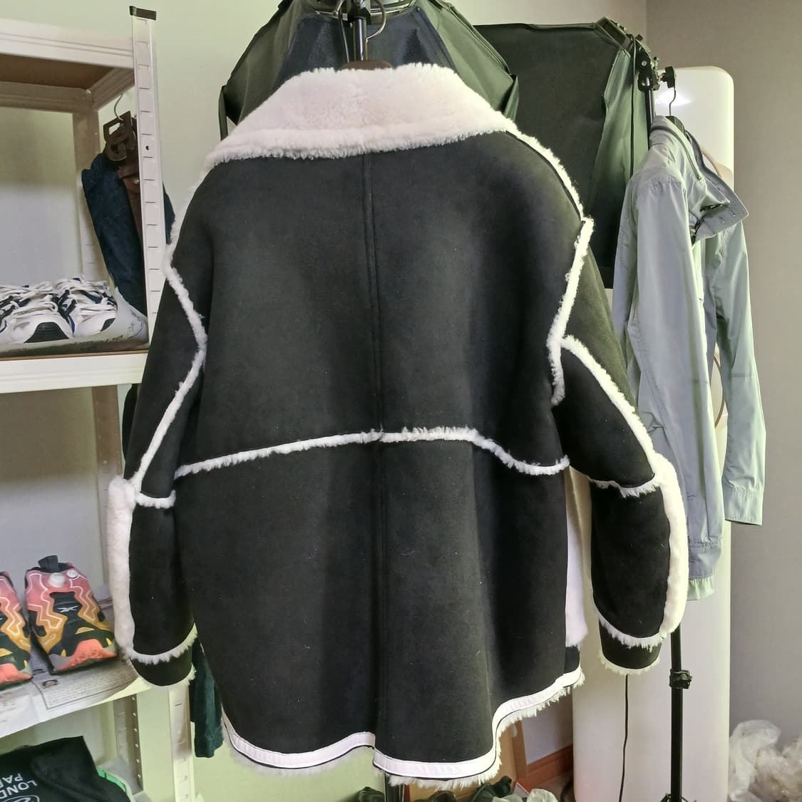 여성 블랙 스웨이드 양털 무스탕 점퍼 패딩 자켓 하프 상품이미지9