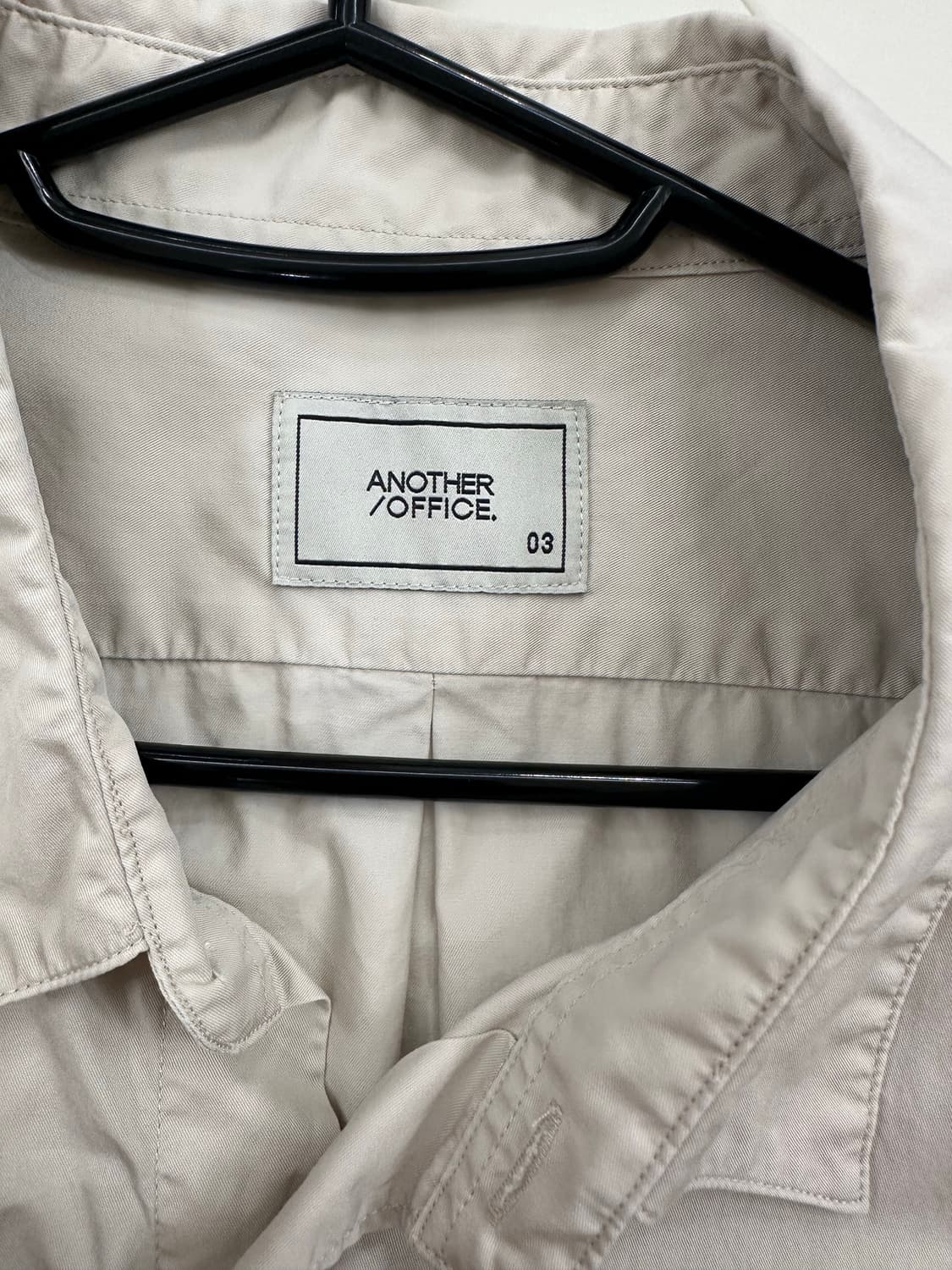 어나더오피스 다운타운 셔츠 아몬드 밀크 (3) 상품이미지5