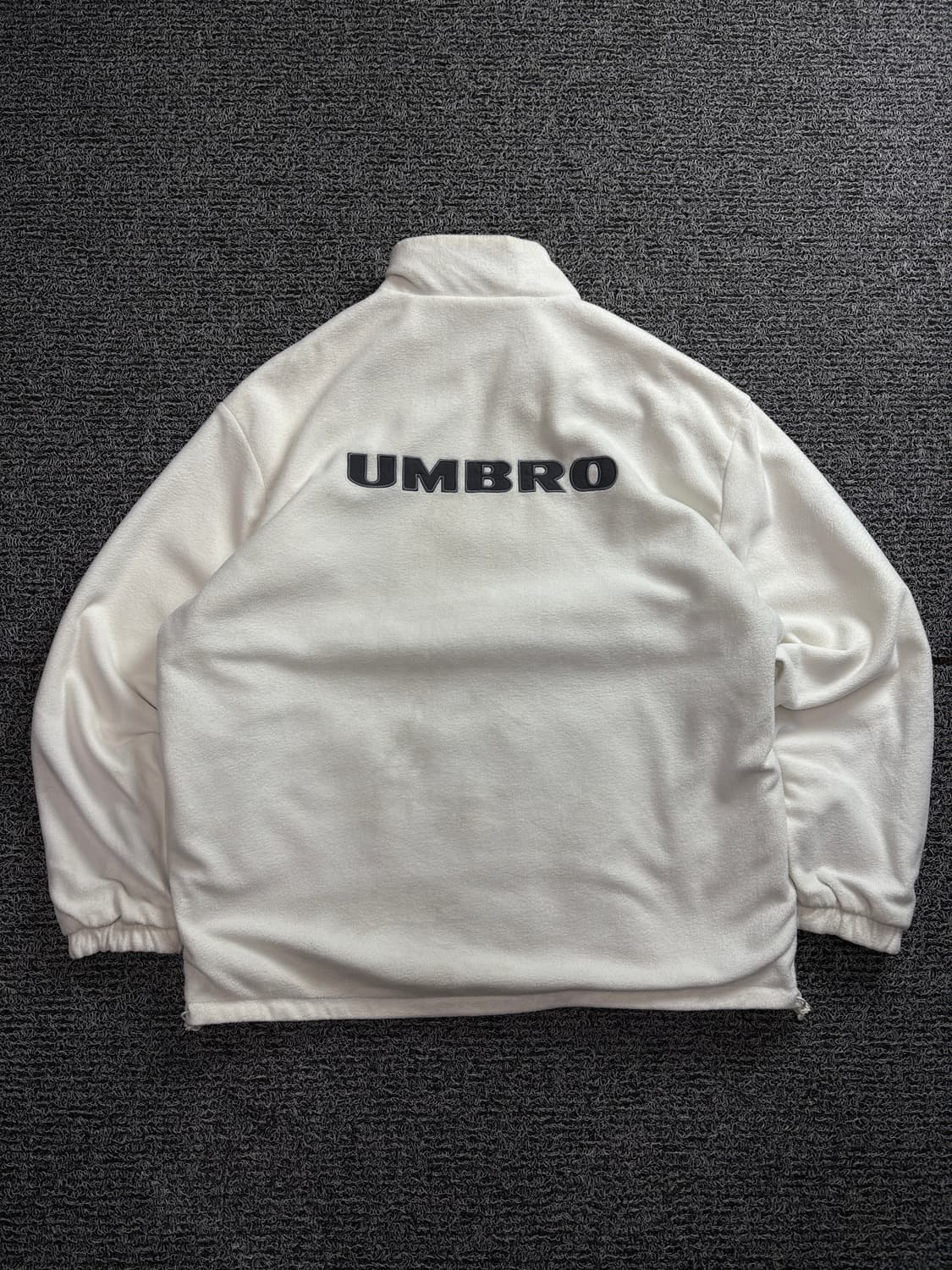 엄브로 리버시블 빅로고 플리스 우븐 자켓 1739 상품이미지4