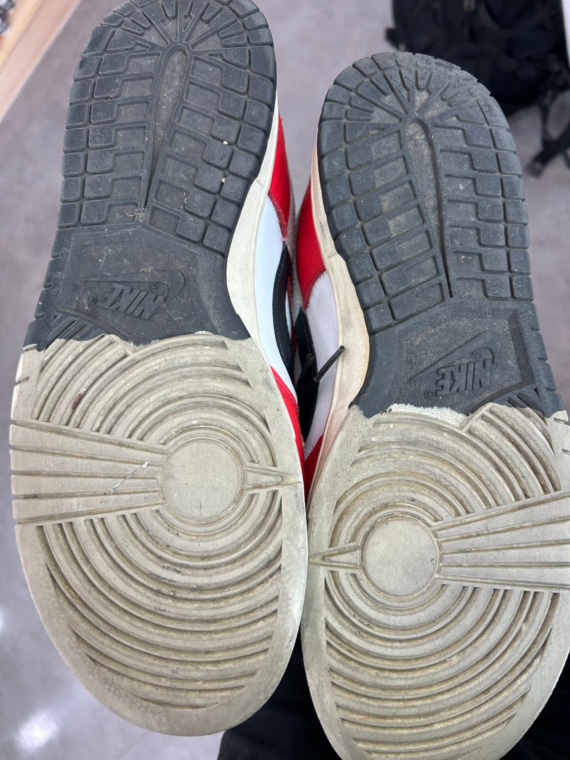 나이키 덩크 로우 레트로 프리미엄 유니버시티 레드 블랙 290 상품이미지6