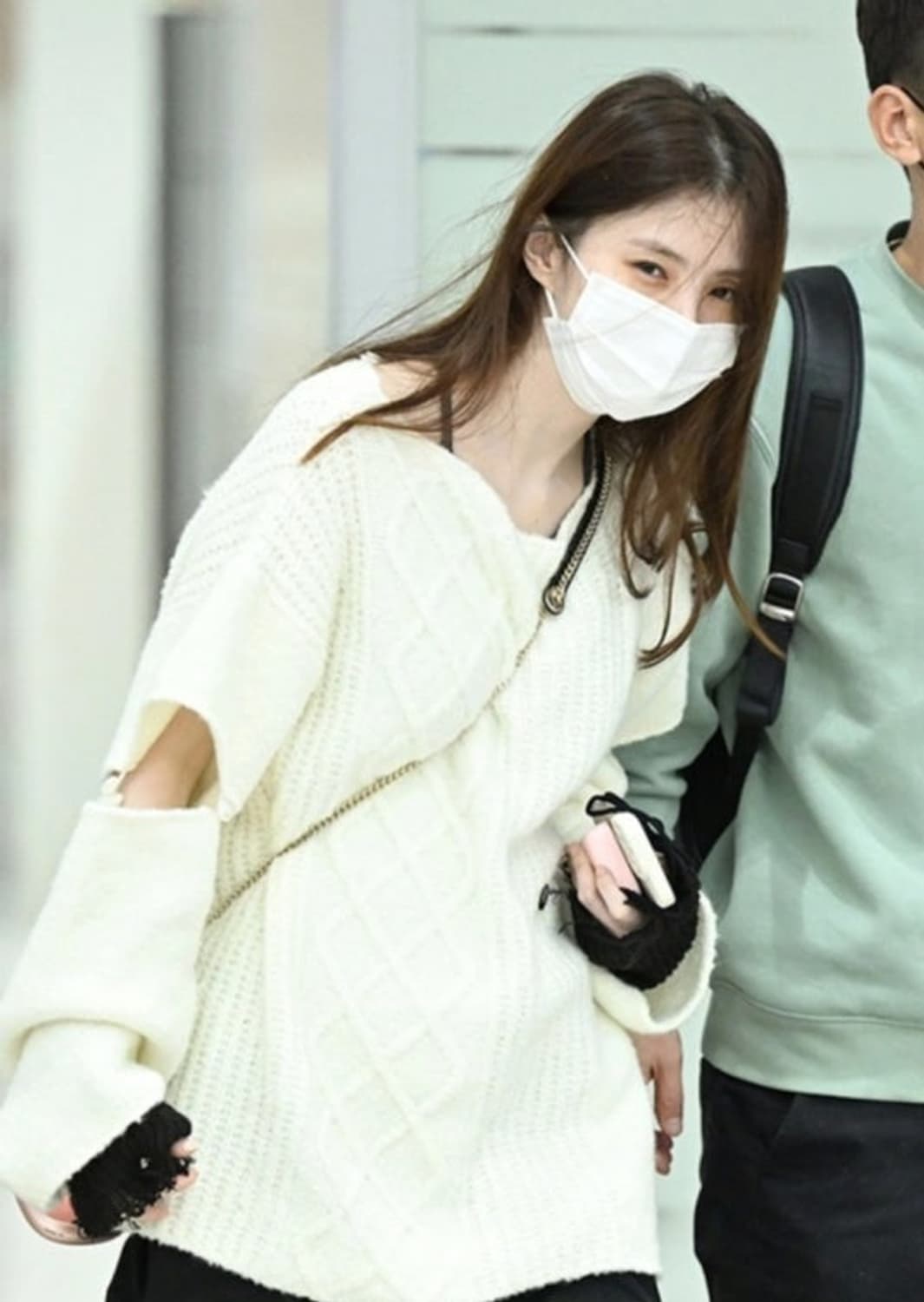 트리밍버드 보트넥 오프숄더 니트 상품이미지1