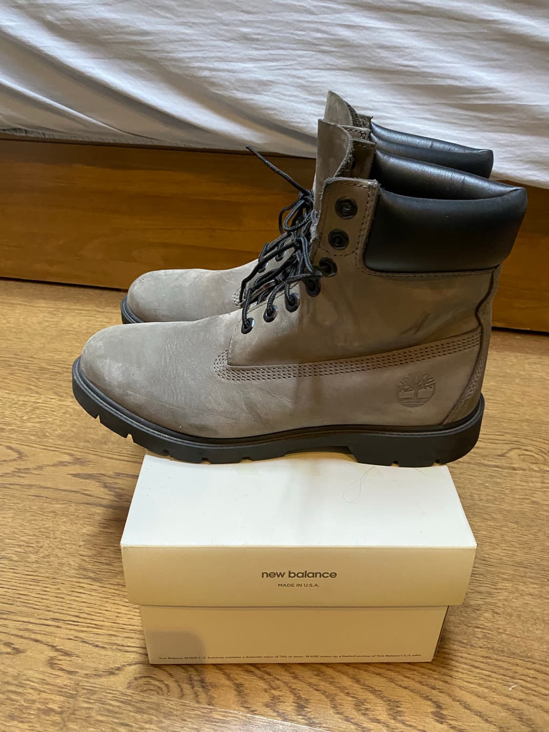 팀버랜드 클래식 6인치 다크그레이 270 상품이미지8