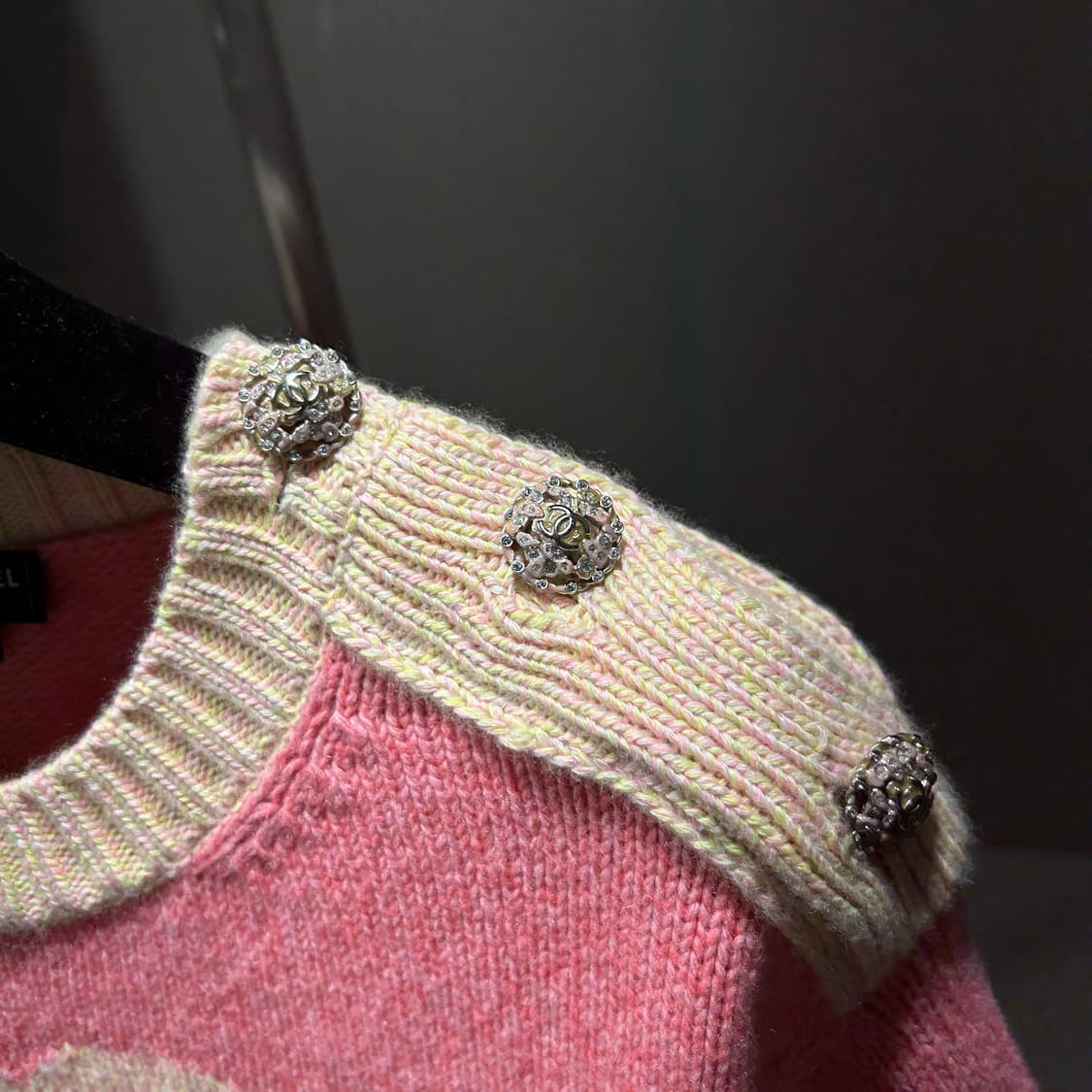 샤넬 CC 버튼 풀오버 캐시미어 니트 상품이미지6