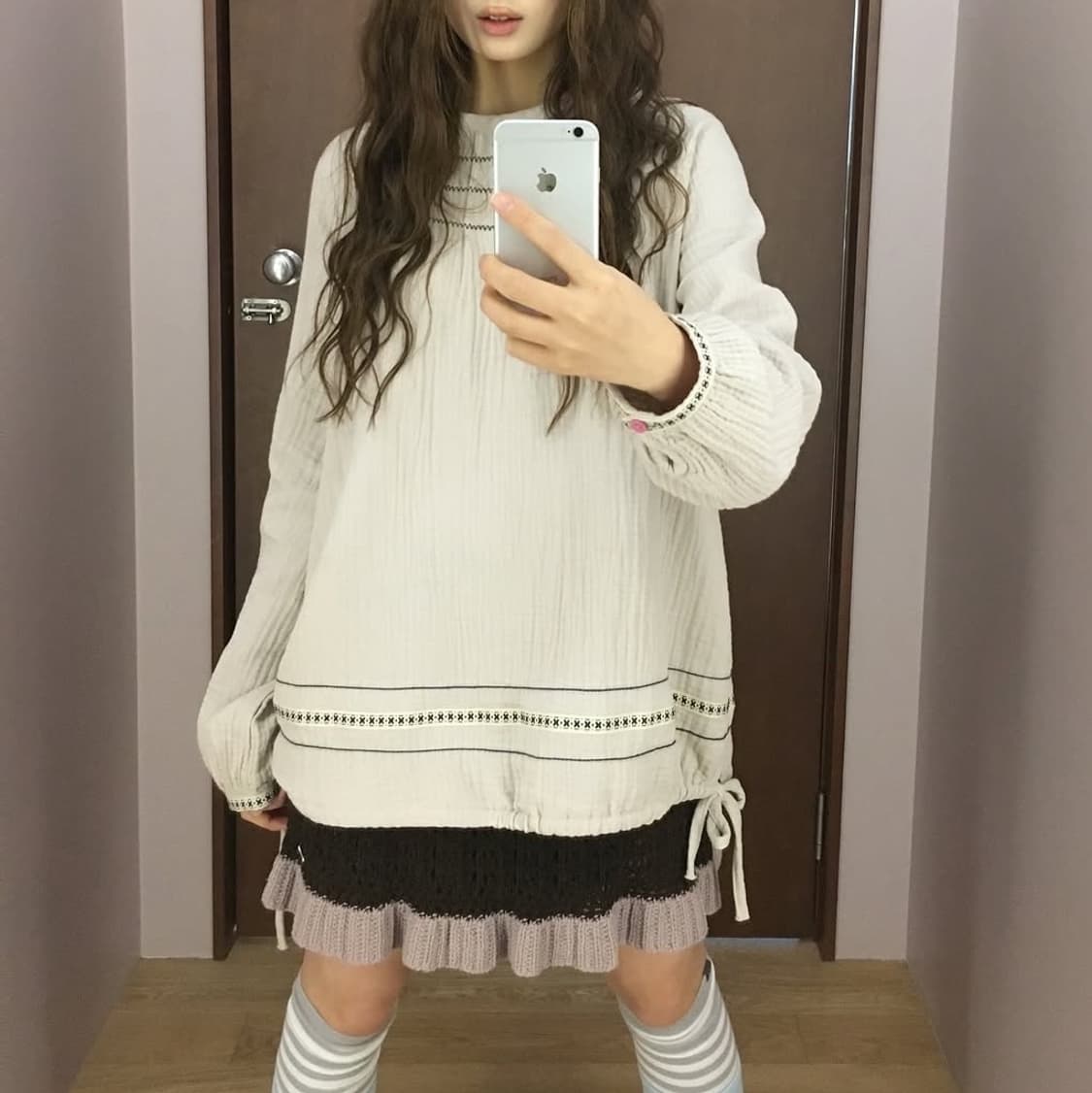 코이세이오 브라이스 지그재그 핀턱 블라우스 베이지 상품이미지5