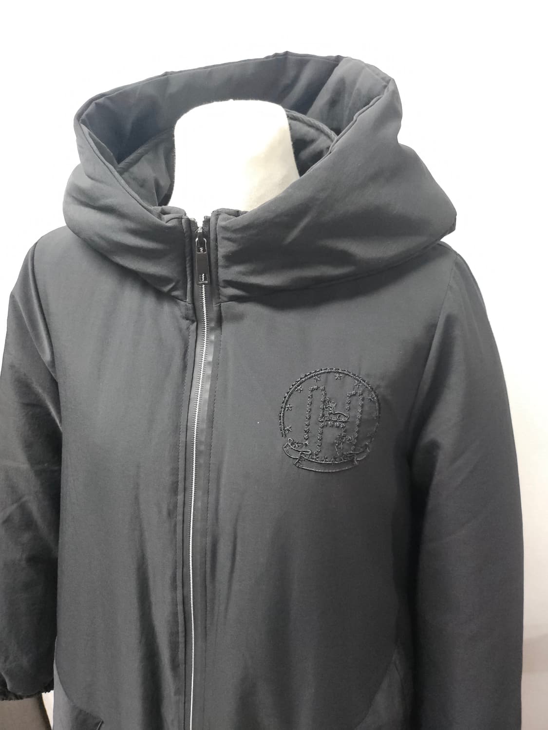 H 로고 자수  블랙 패딩 free 상품이미지2