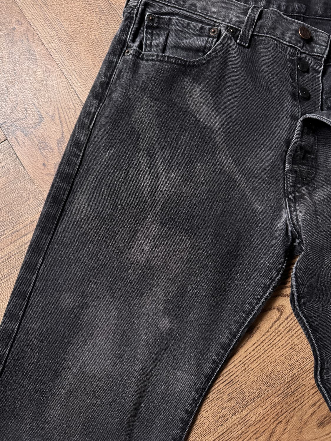 [34]리바이스 501 블리치드 스트레이트핏 흑청 데님 팬츠 상품이미지4