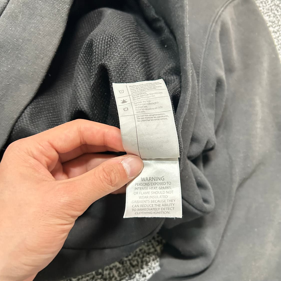 칼하트(Carhartt) 써멀 후드집업 블랙 상품이미지6