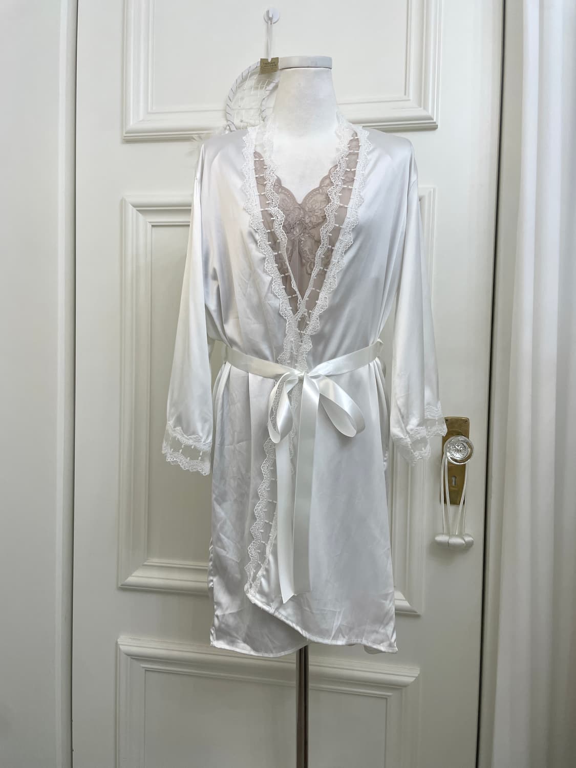 white lace bow satin gown 상품이미지1