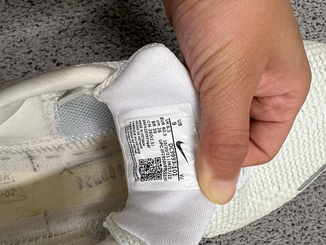 (260) 나이키 줌X 인빈시블 런 플라이니트 2 화이트 메탈릭 실버 상품이미지5