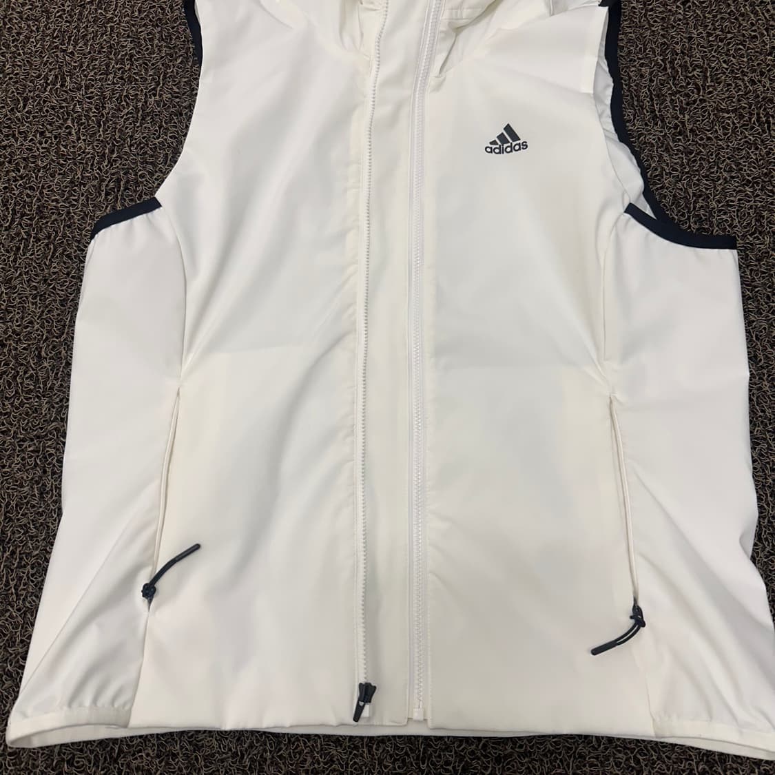 아디다스 기능성 화이트 조끼 운동복 런닝복 100(L) 상품이미지3