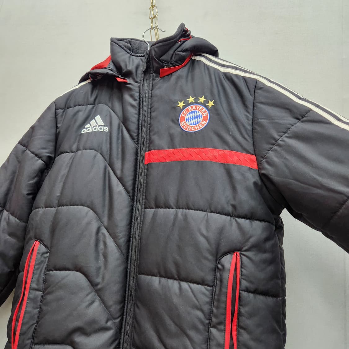 아디다스 바이에른 뮌헨로고 후드 패딩 95(L)남여공용 상품이미지3