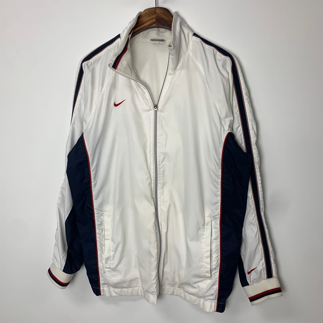 나이키 00s 화이트 바람막이 자켓 상품이미지2