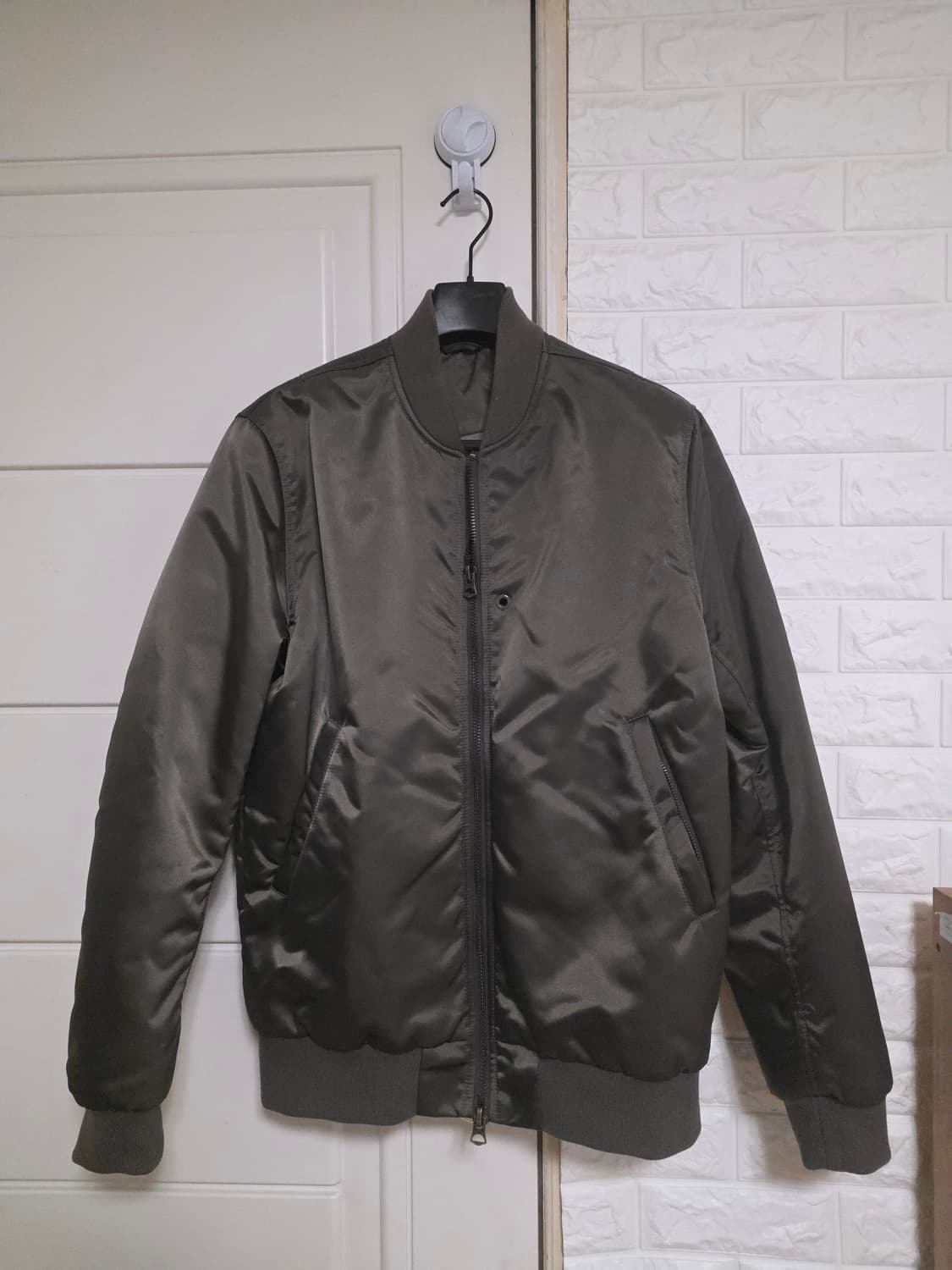 아크네 셀로 봄버 50 상품이미지4