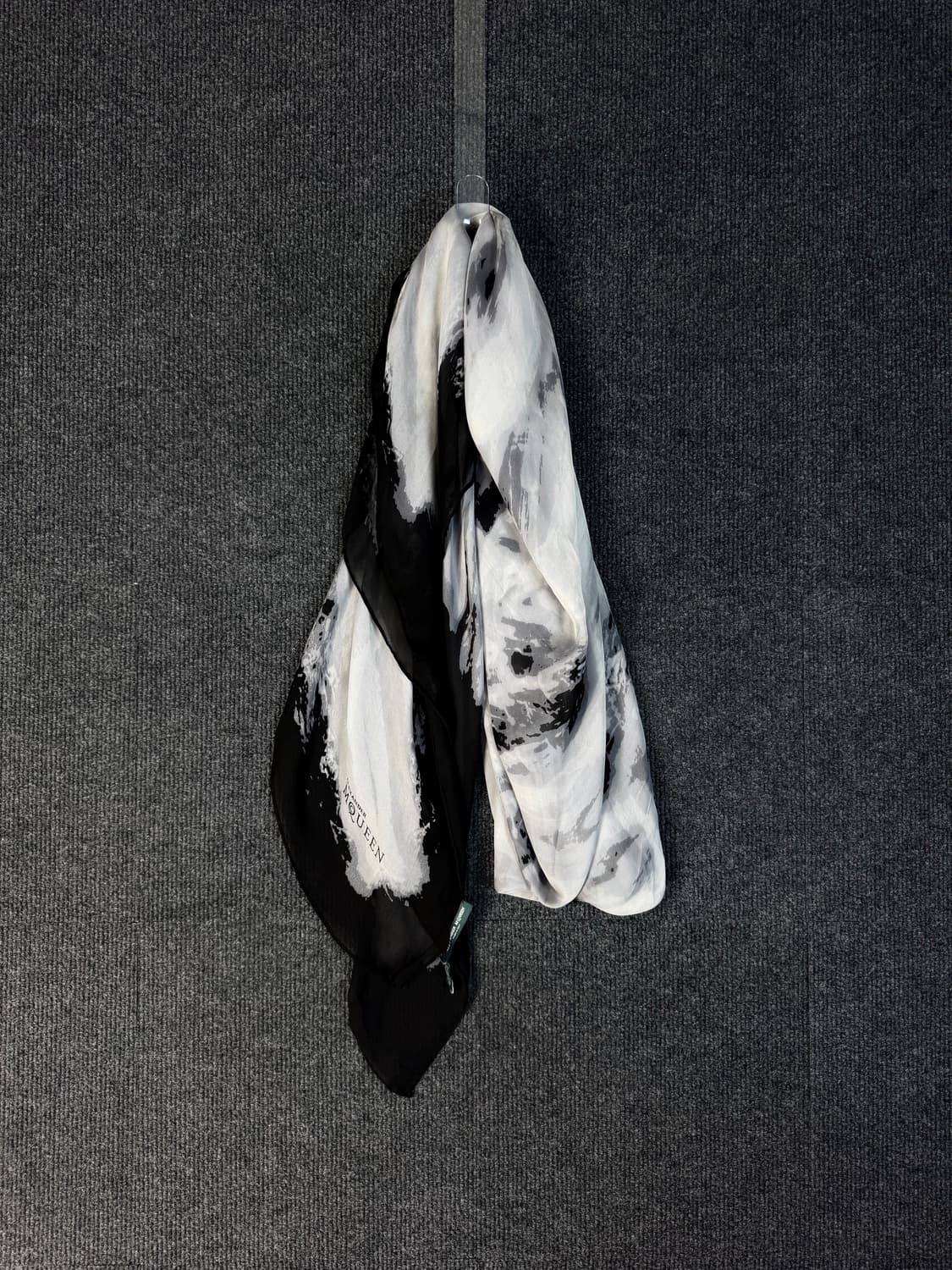 알렉산더맥퀸 대형 실크 스카프 상품이미지1