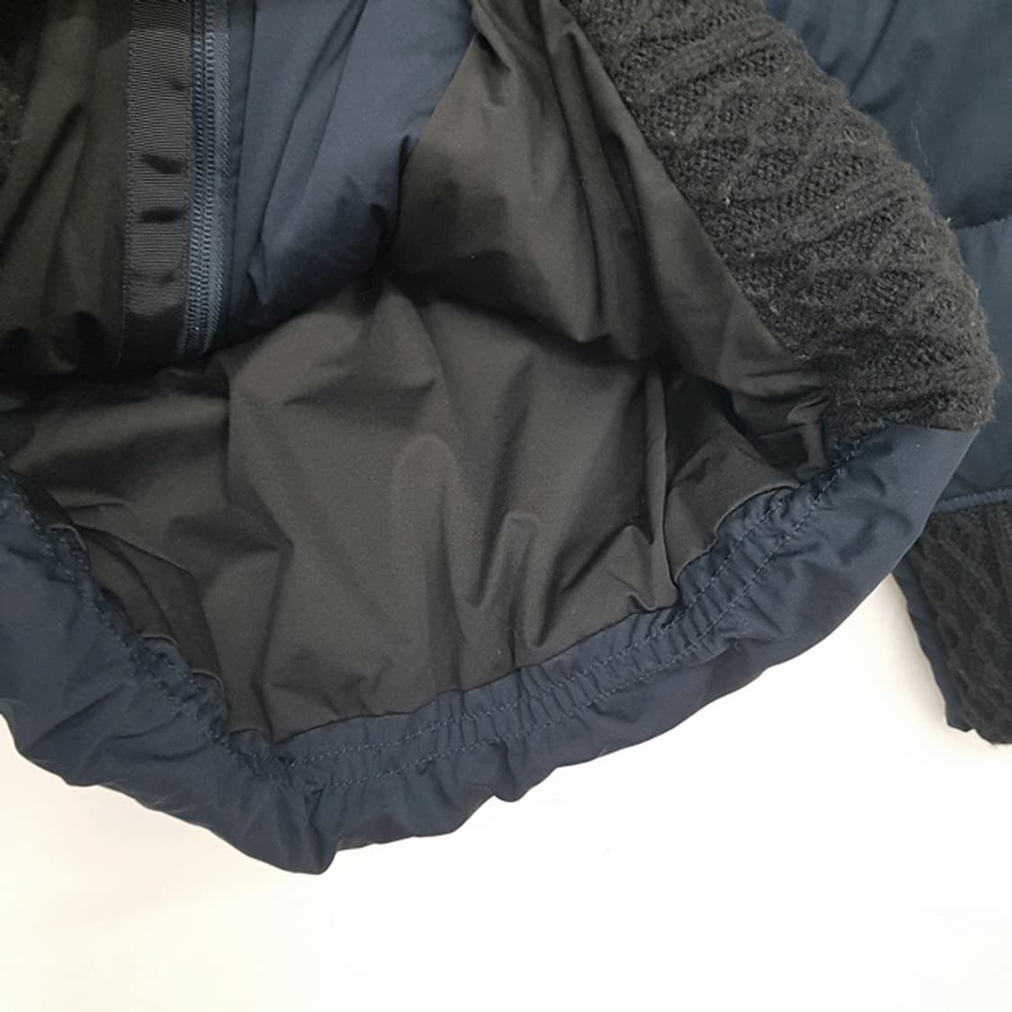 YOSOOU Dual Flex 다운 패딩 크롭 점퍼 네이비 상품이미지3