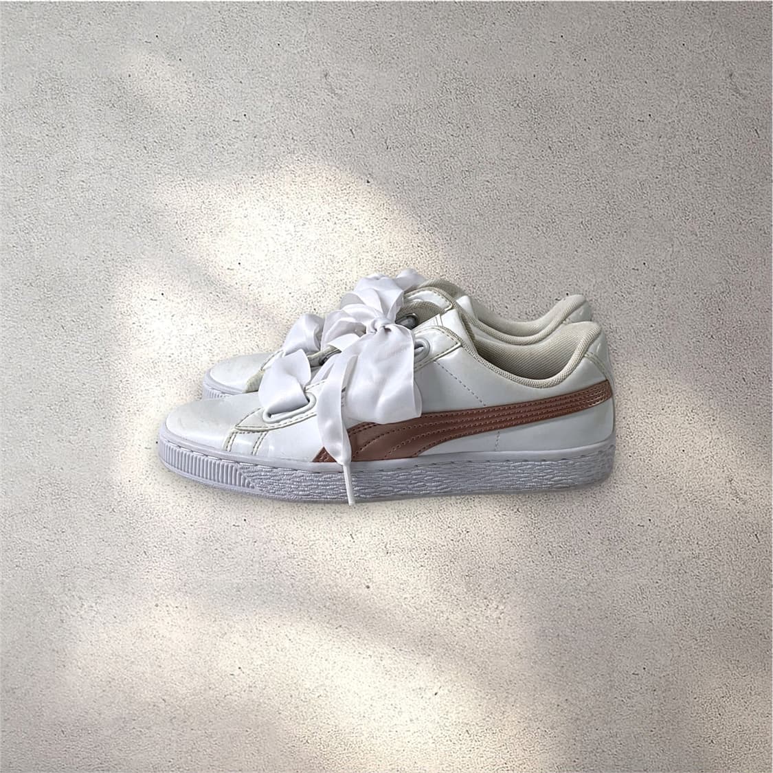 [235] 푸마 바스켓 패턴 리본 스니커즈 화이트/핑크 (No.550) 상품이미지3